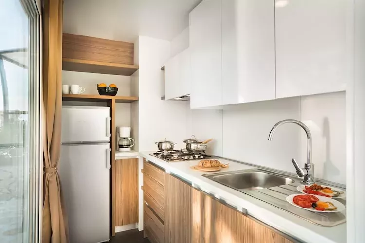 Aminess ATEA Camping Resort - Njivice - PREMIUM Holiday home 5 Pers 34m2-Keuken