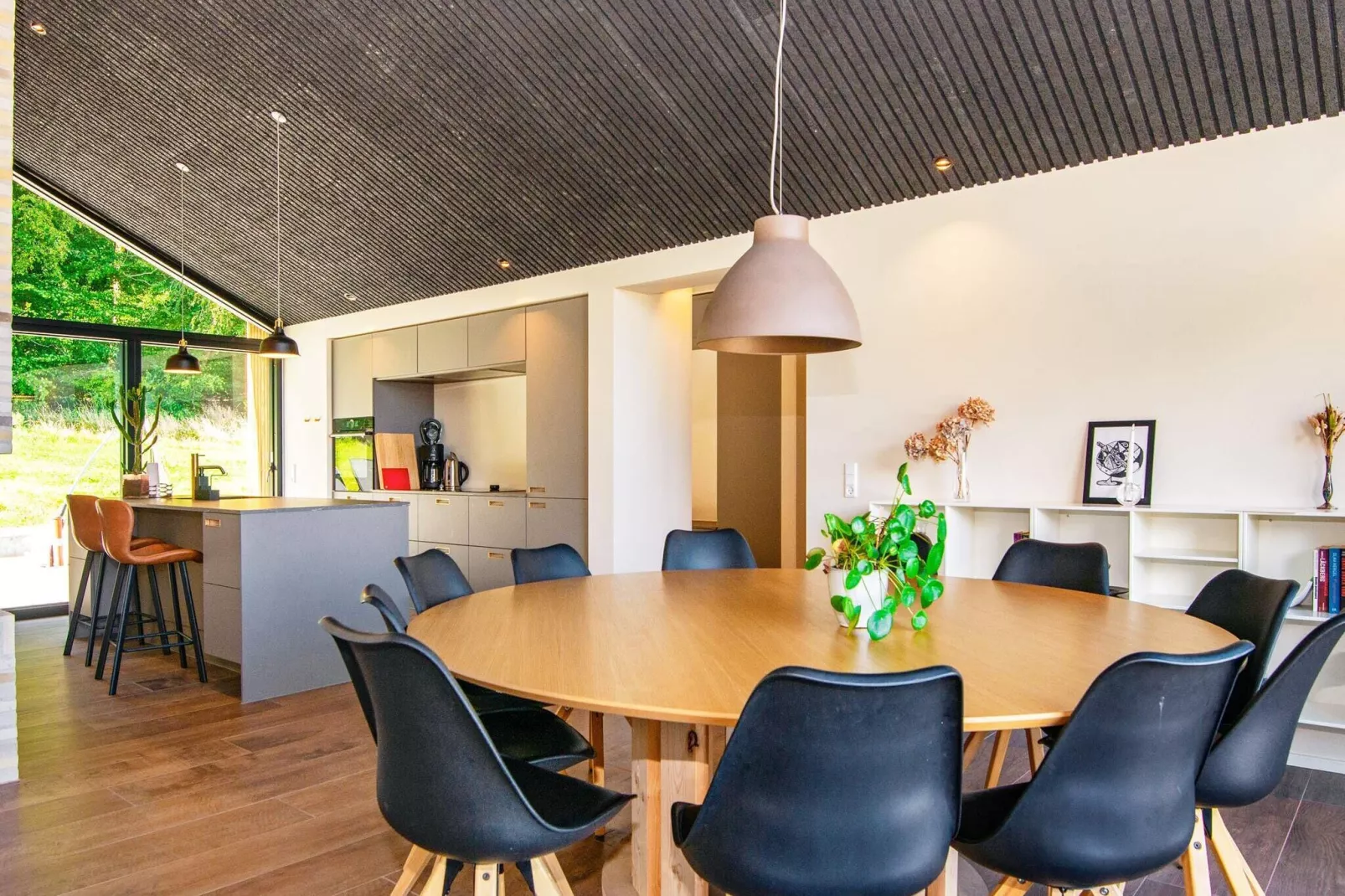 Panoramisch toevluchtsoord met zwembad -- By Traum Ferienwohnungen-Binnen