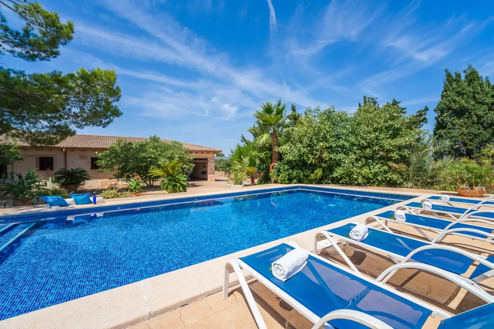 Can Ribas-Buitenkant zomer