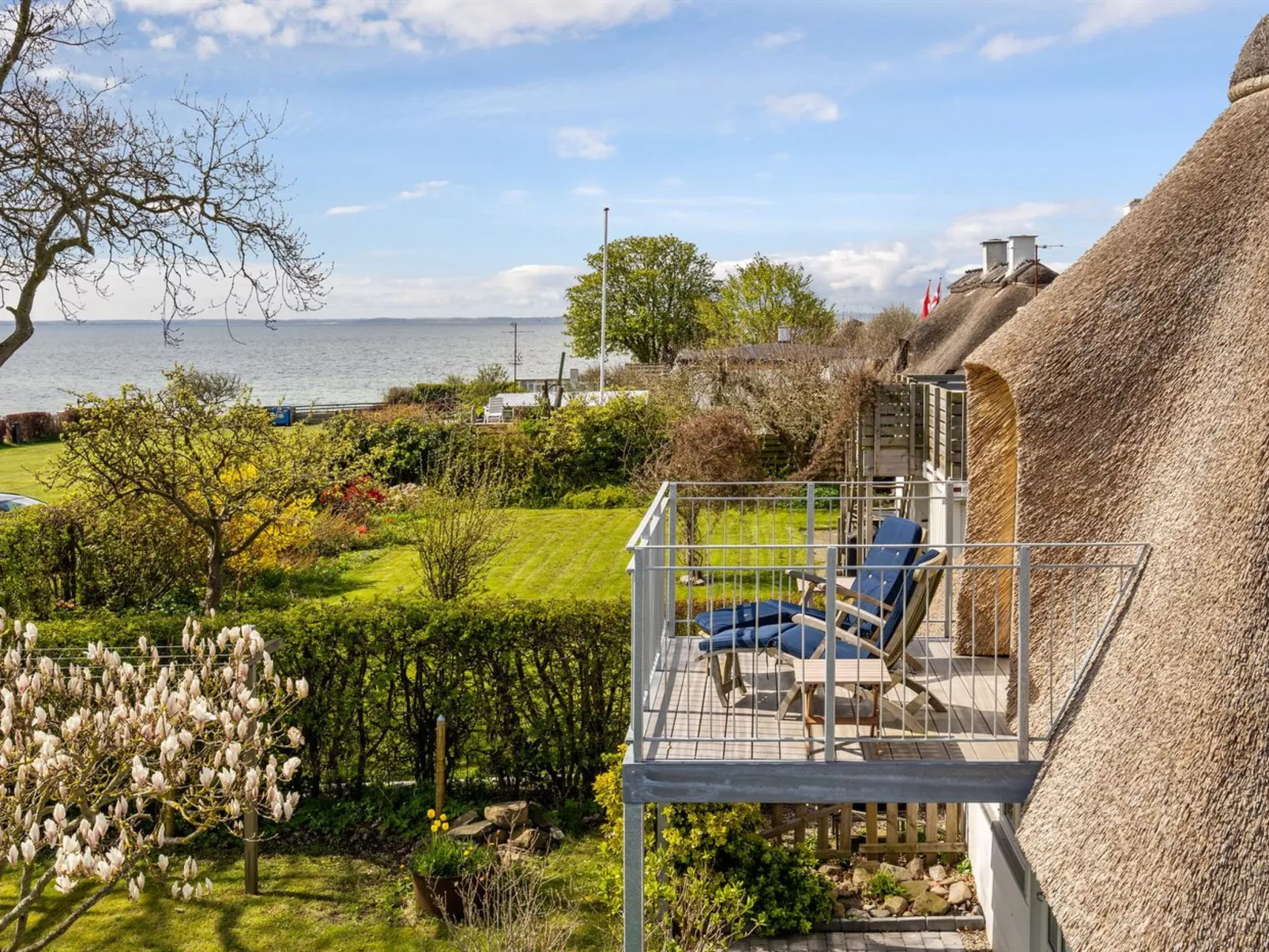 "Gyril" - 100m from the sea-Buiten