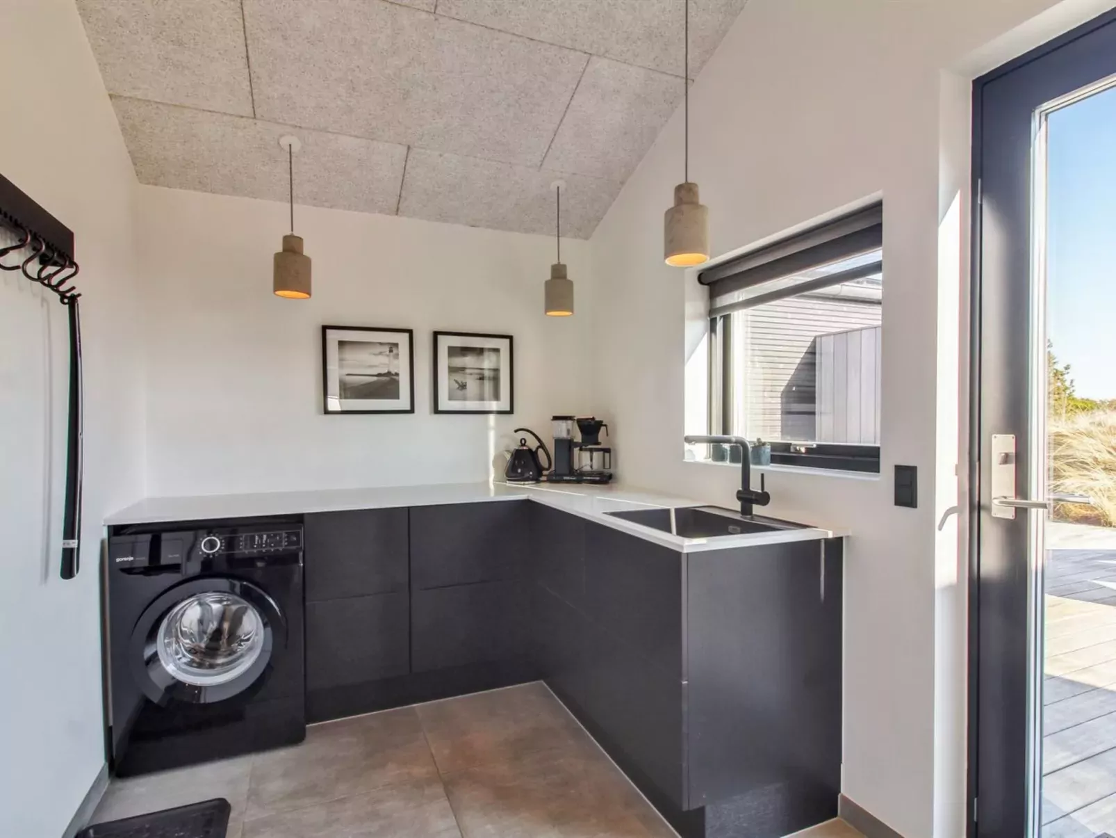 "Eriksine" - 750m from the sea-Buiten