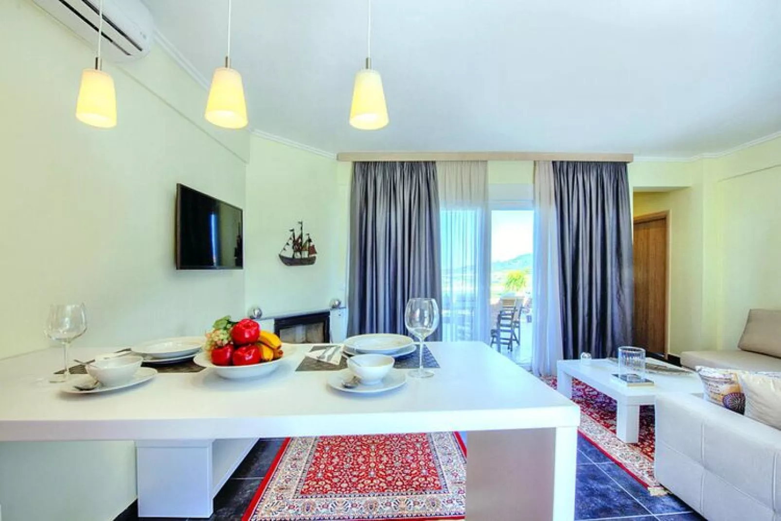 Holiday homes Sunny Villas Resort and SPA Chanioti-No 3 small EXCLUSIVE VILLA 3 BEDROOMS-Woonkamer