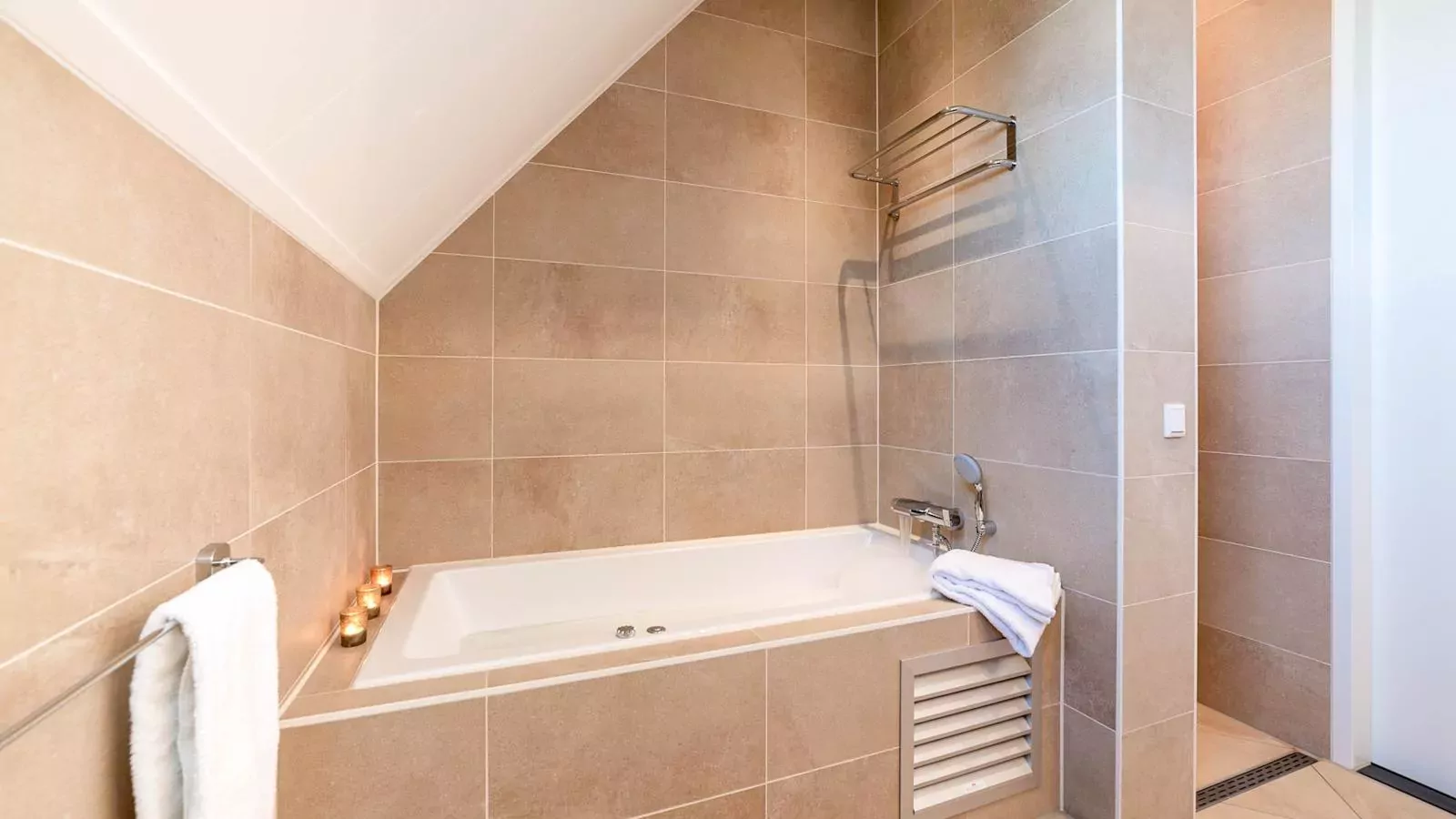 Huis nummer 37-Badkamer