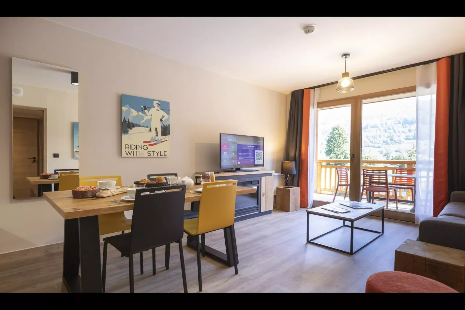 SAMOËNS-S8L-Eetkamer