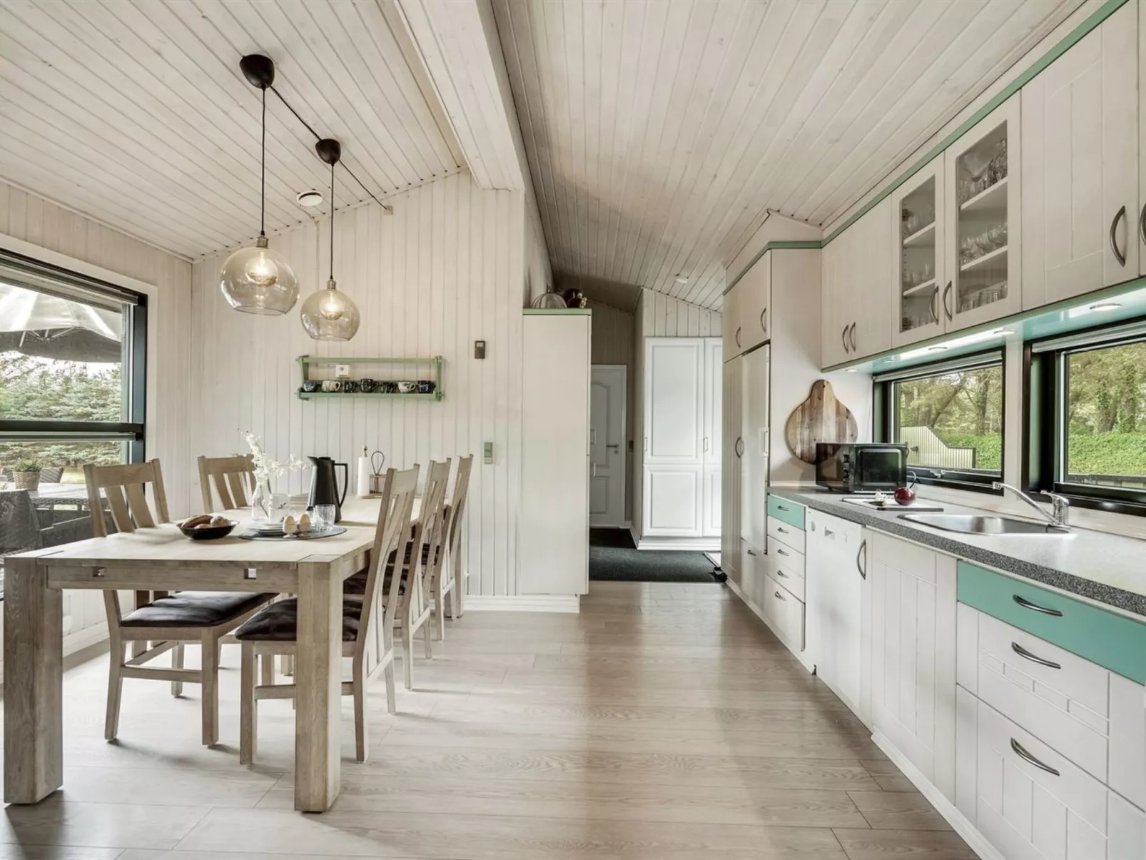 "Glenda" - 3km from the sea-Binnen