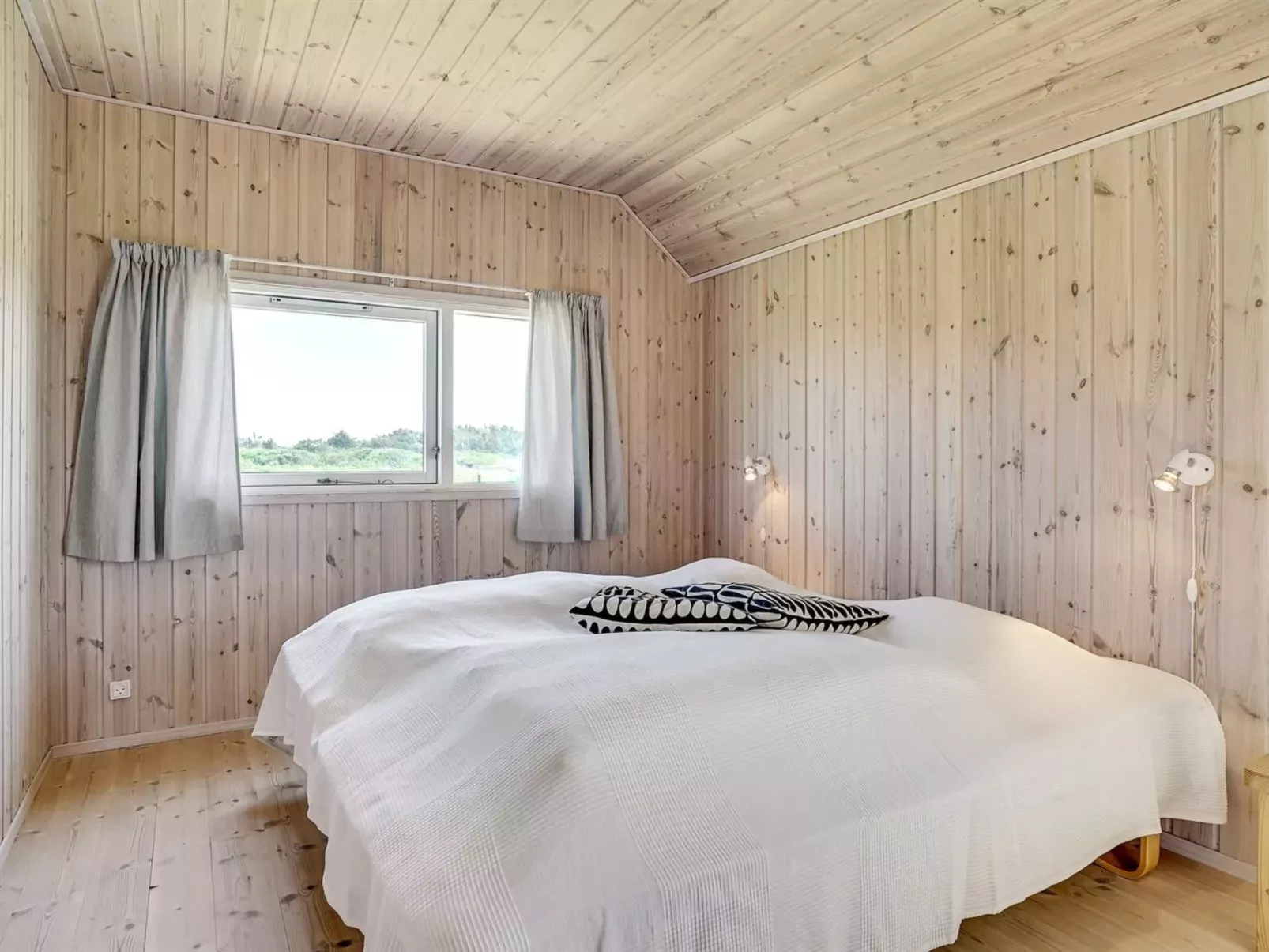 "Tilje" - 80m from the sea-Binnen