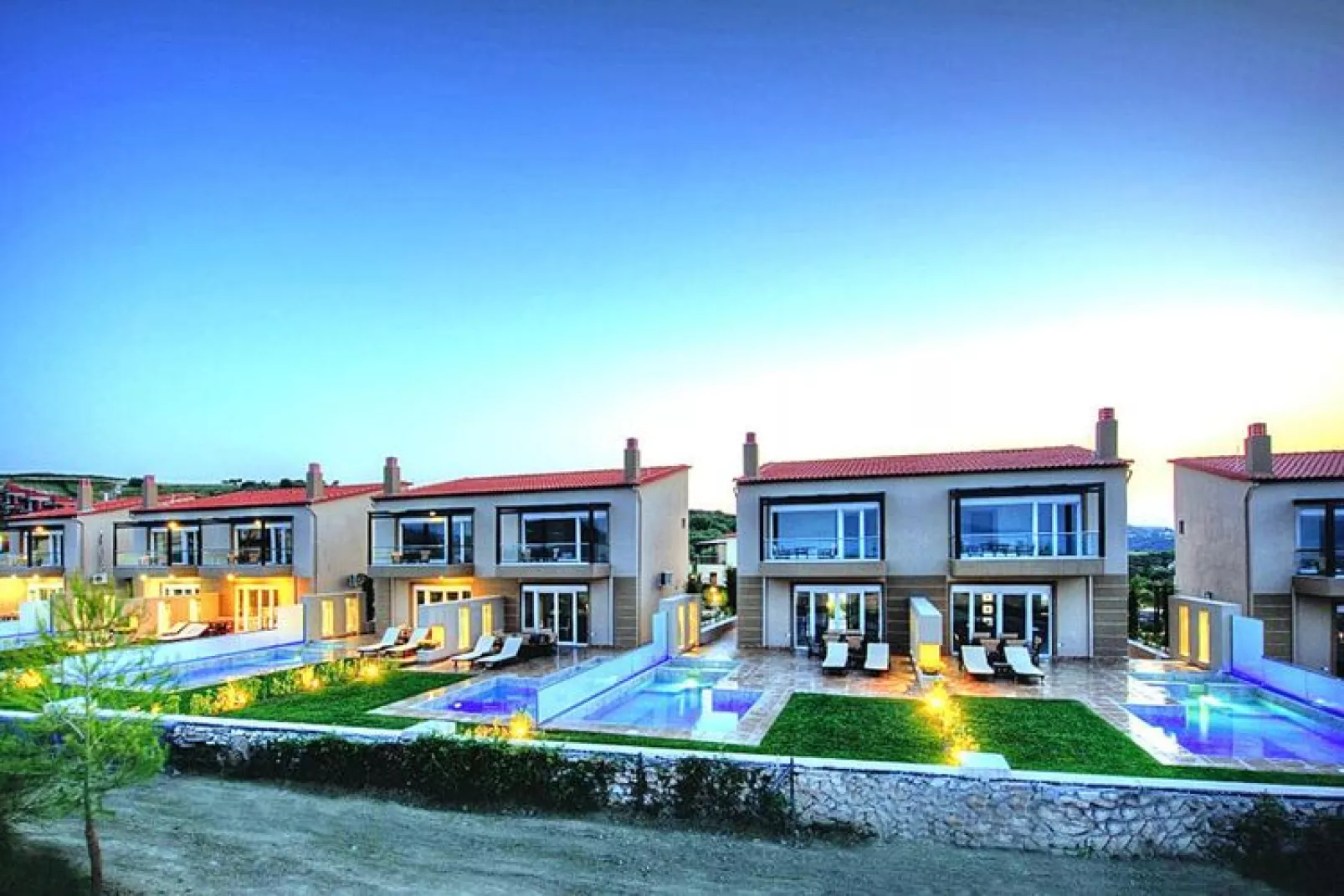 Holiday homes Sunny Villas Resort and SPA Chanioti-No 3 small EXCLUSIVE VILLA 3 BEDROOMS-Buitenkant zomer