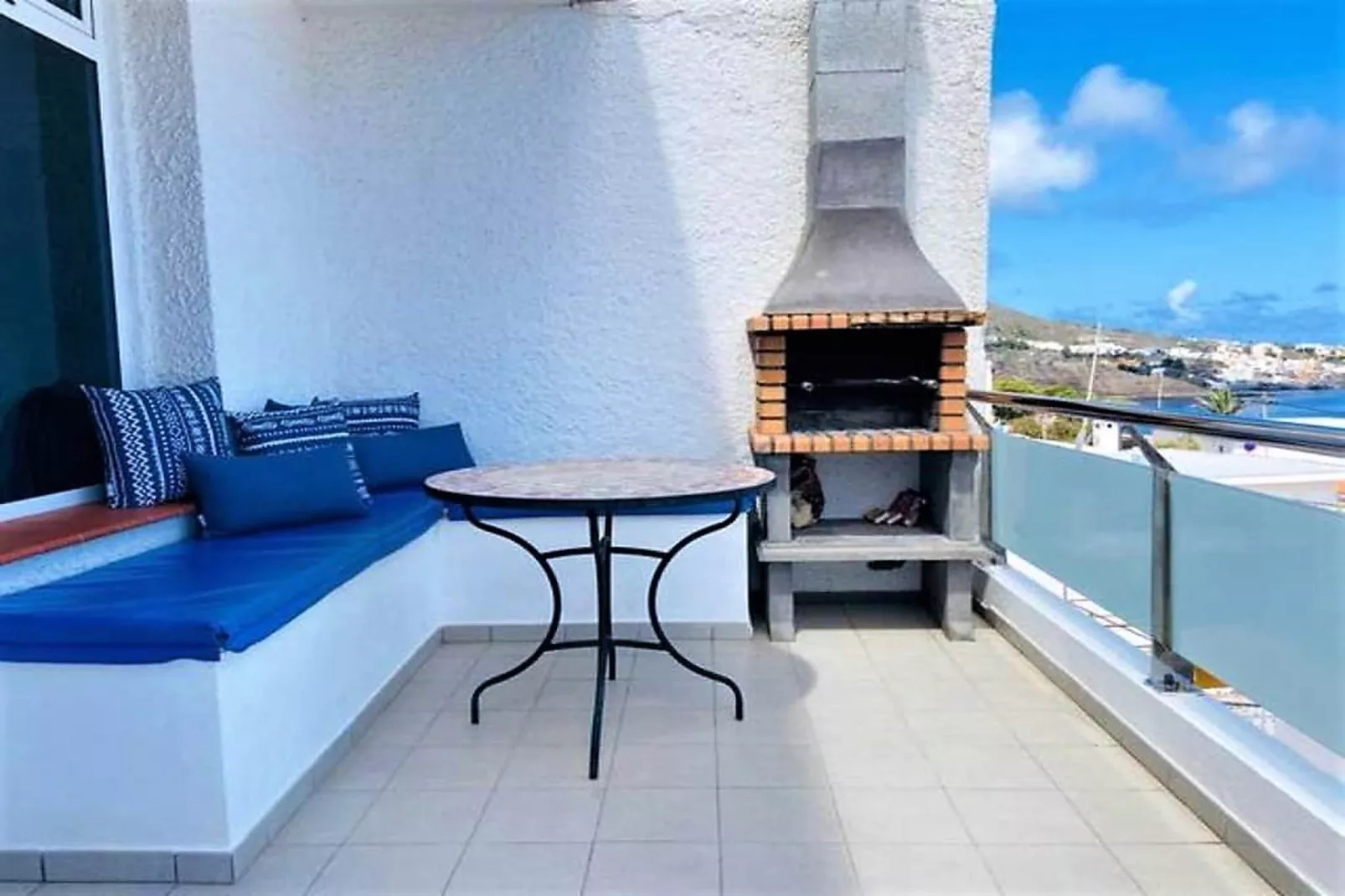 Apartamento en playa Las Carmenes-Faciliteiten
