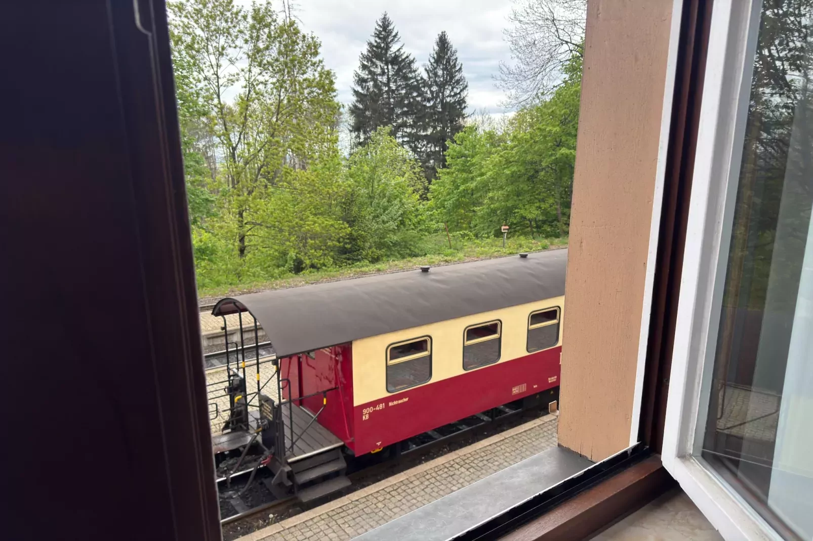 Apartment im alten Bahnhof-Uitzicht zomer