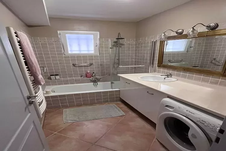 Villa Le Mas des Cerises-Badkamer