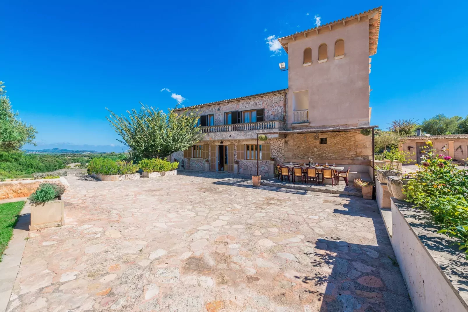 Finca Son Colom-Buitenkant zomer