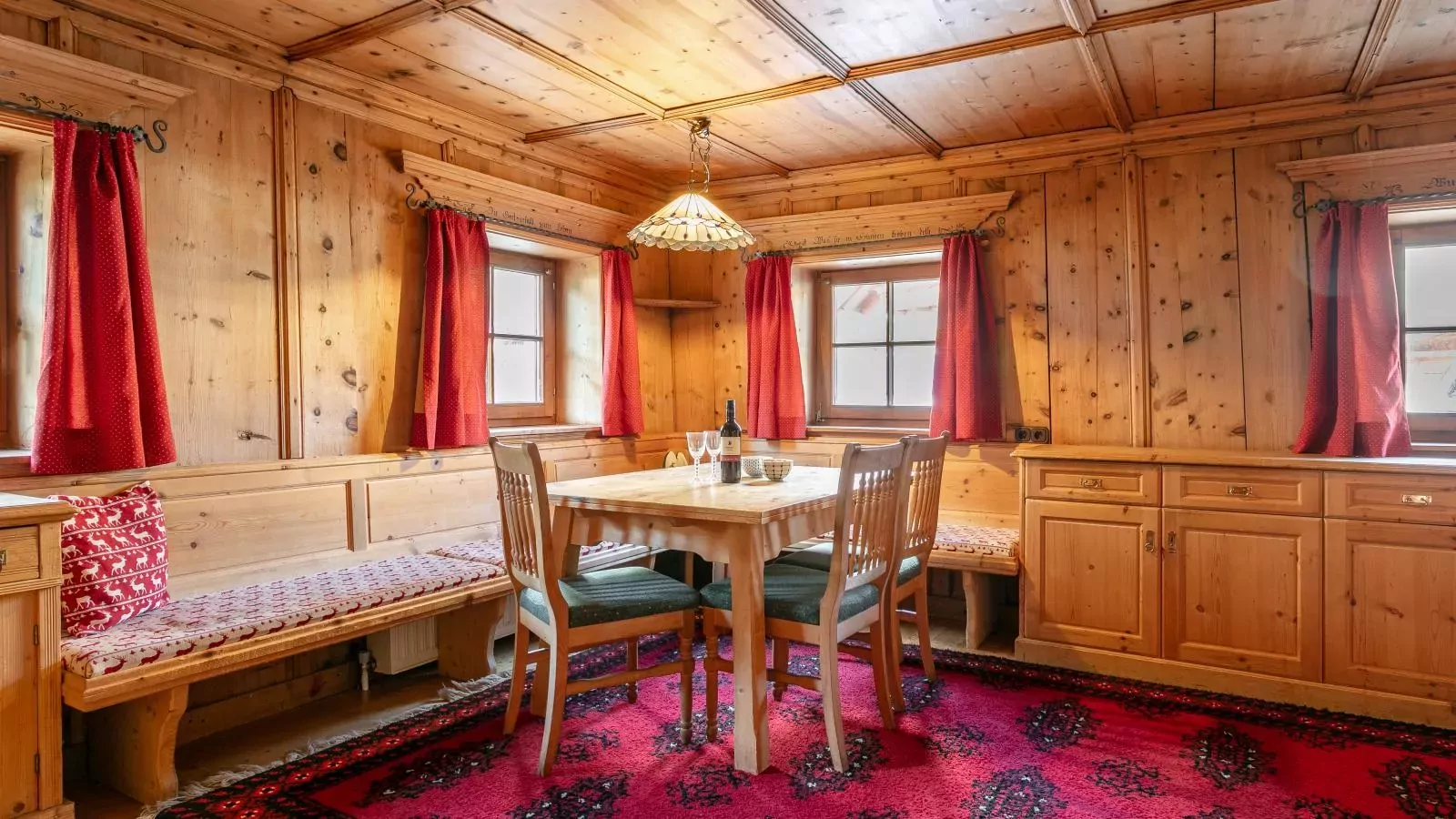 Schweizerhof Margrith-Eetkamer