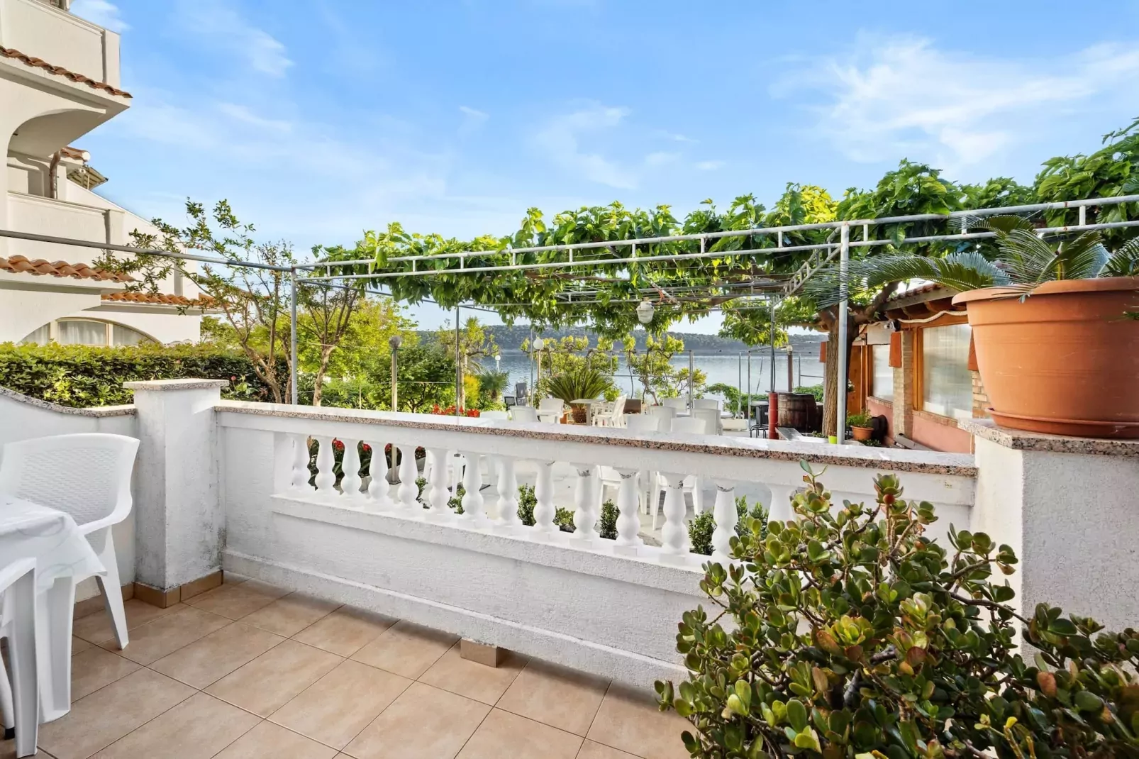 Apartments Jurica - Apt 4 with Sea View-Terras