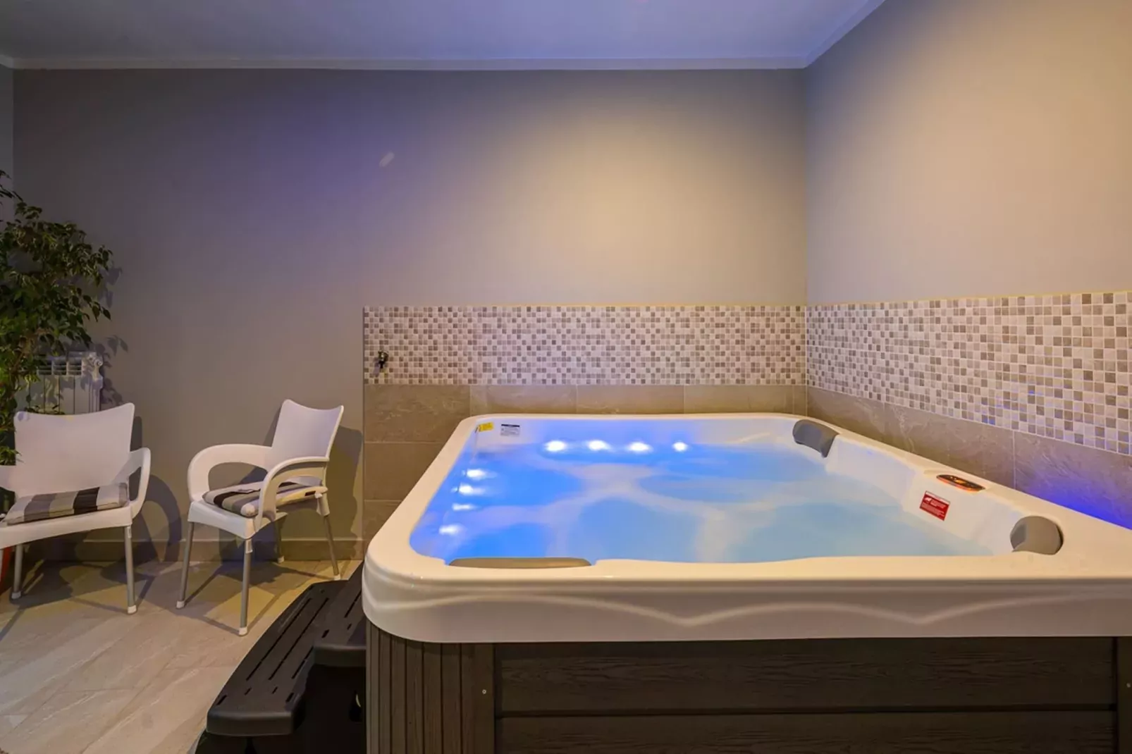 Lara 4 - Shared Pool, Sauna, Jacuzzi-Wellness