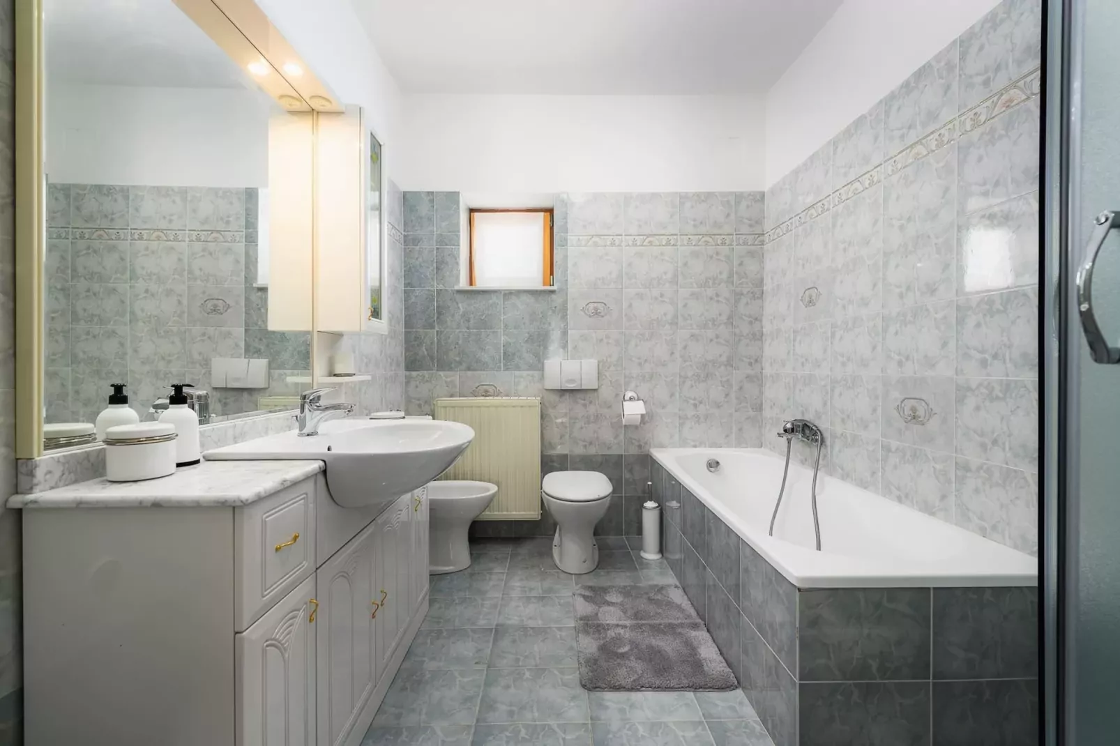 Apartment Lara with Swimming Pool - Paradiz-Badkamer