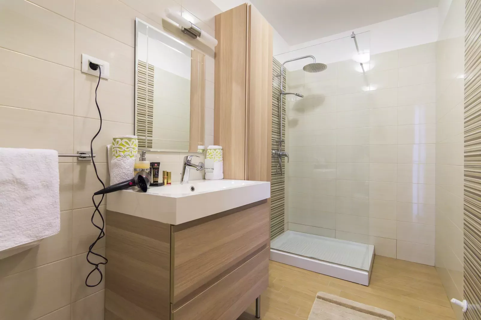 Villa Land with Private Pool-Badkamer
