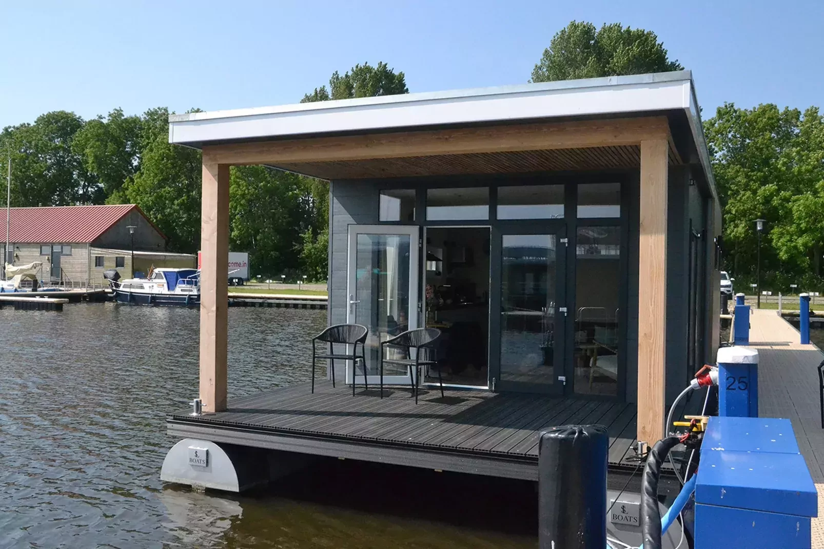 RiggelBrug Sneekermeer-Terrasbalkon