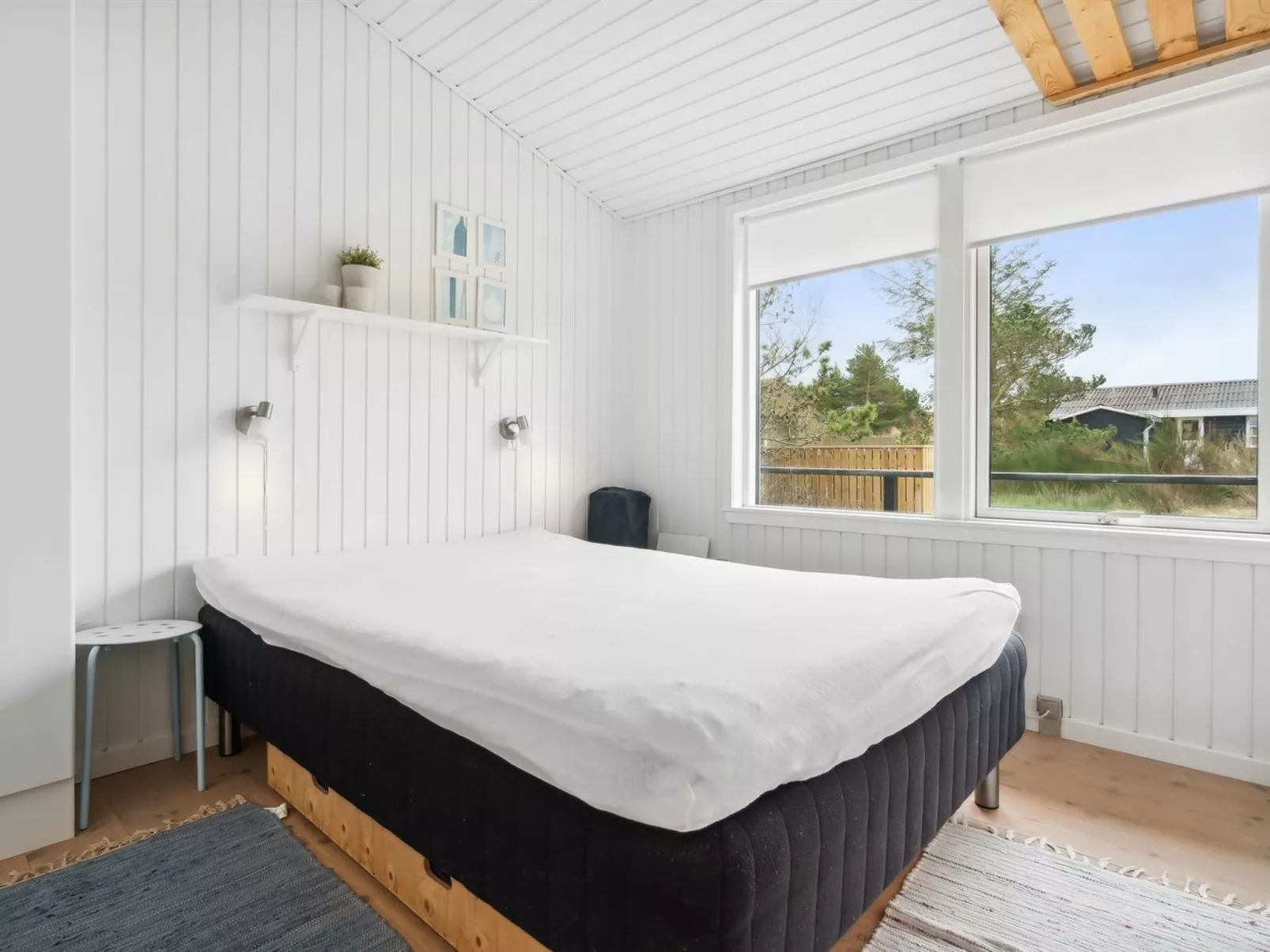 "Hakon" - 900m from the sea-Binnen