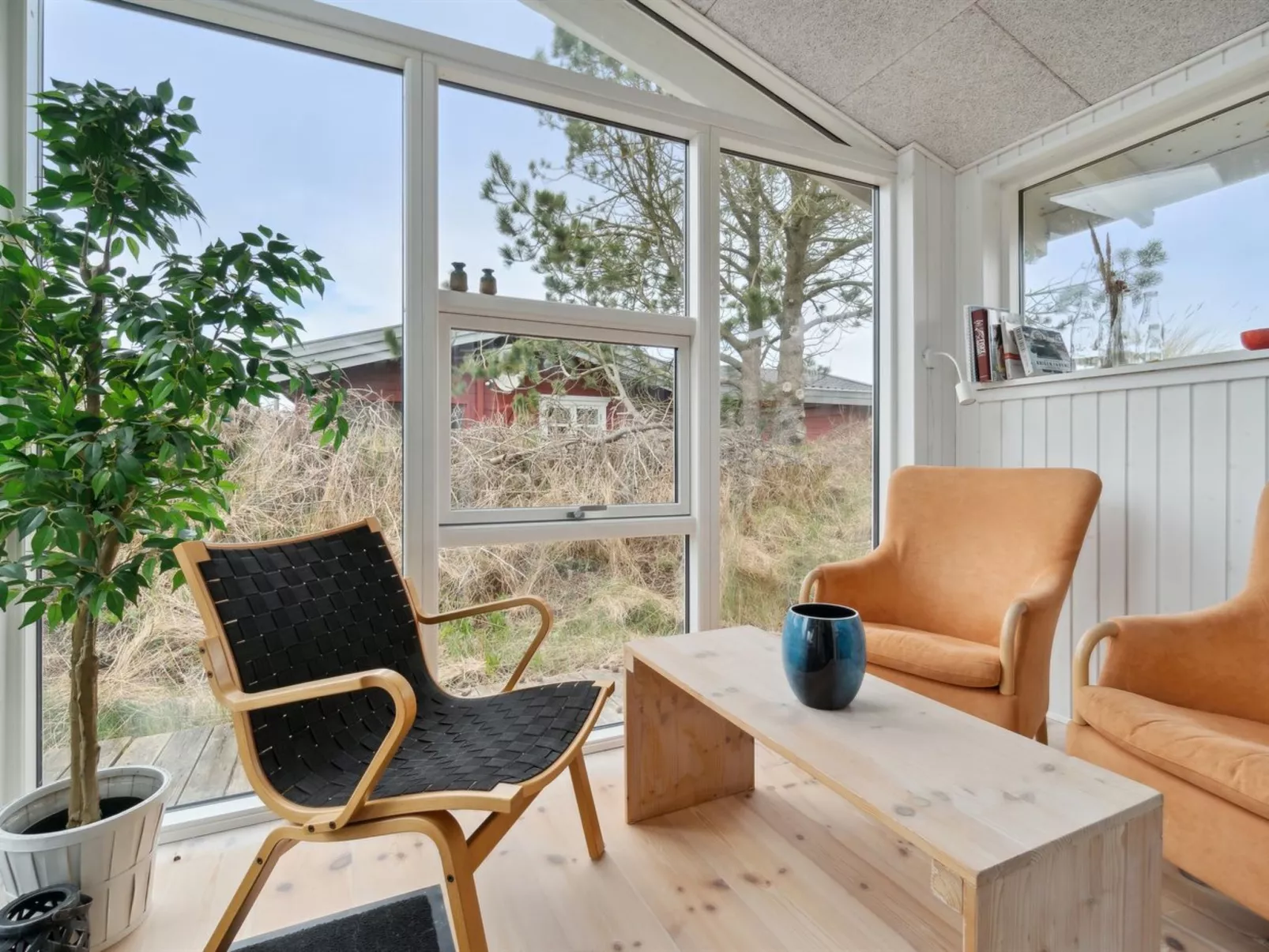 "Hakon" - 900m from the sea-Binnen
