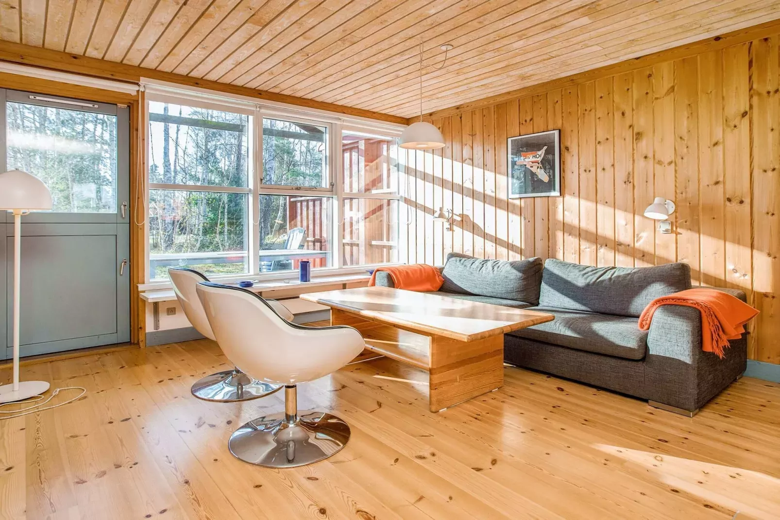 3 room,close to the sea/dike,renovate-Binnen