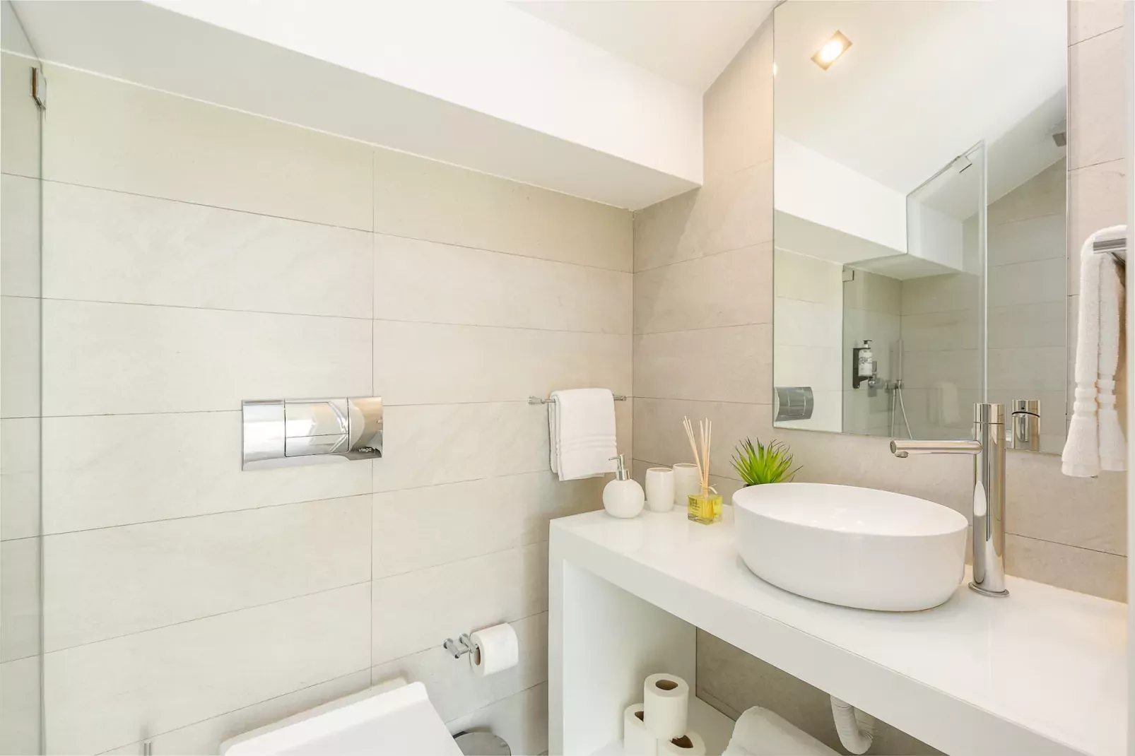 YOUROPO - Central-Badkamer