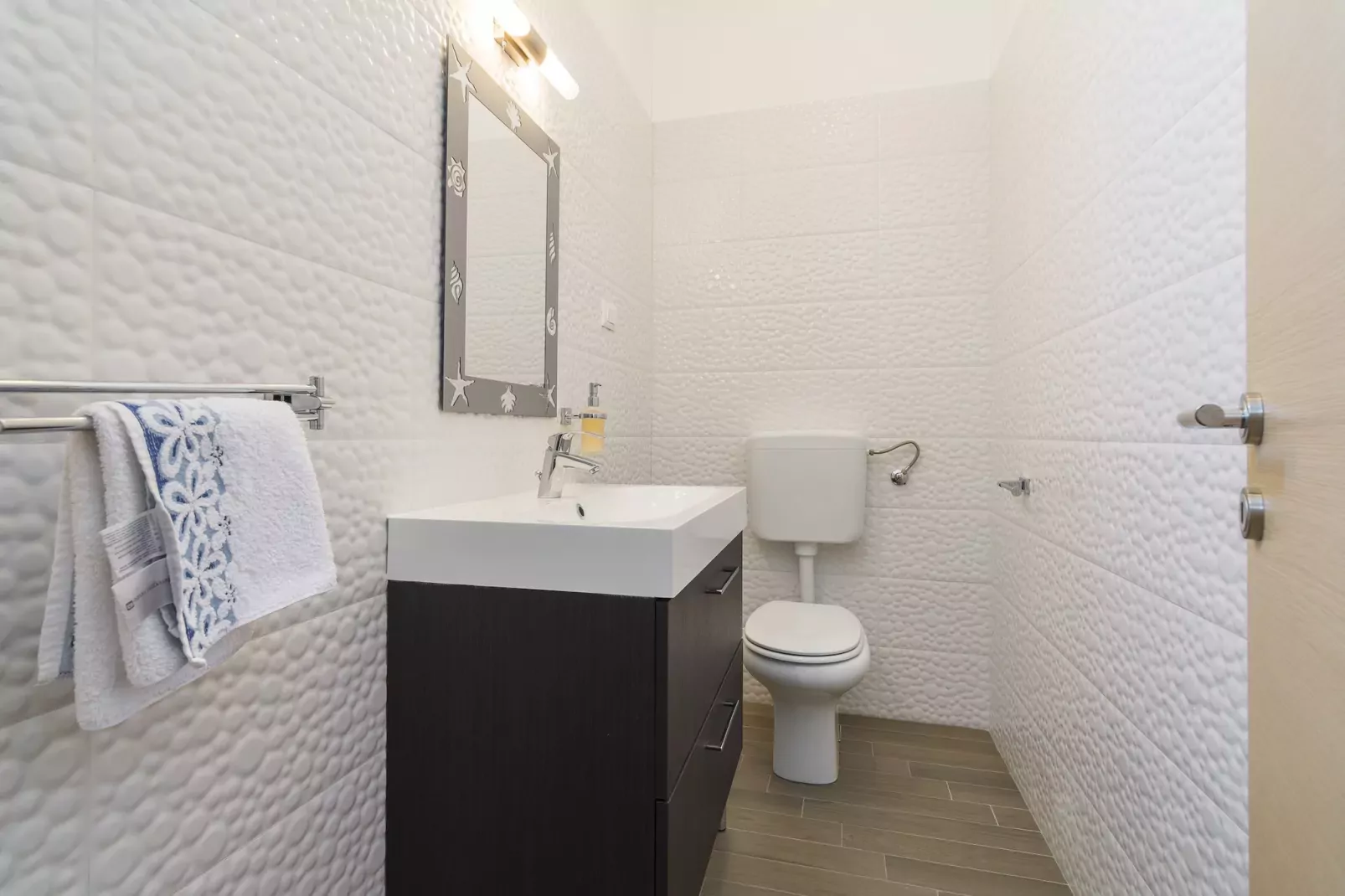 Villa Land with Private Pool-Badkamer