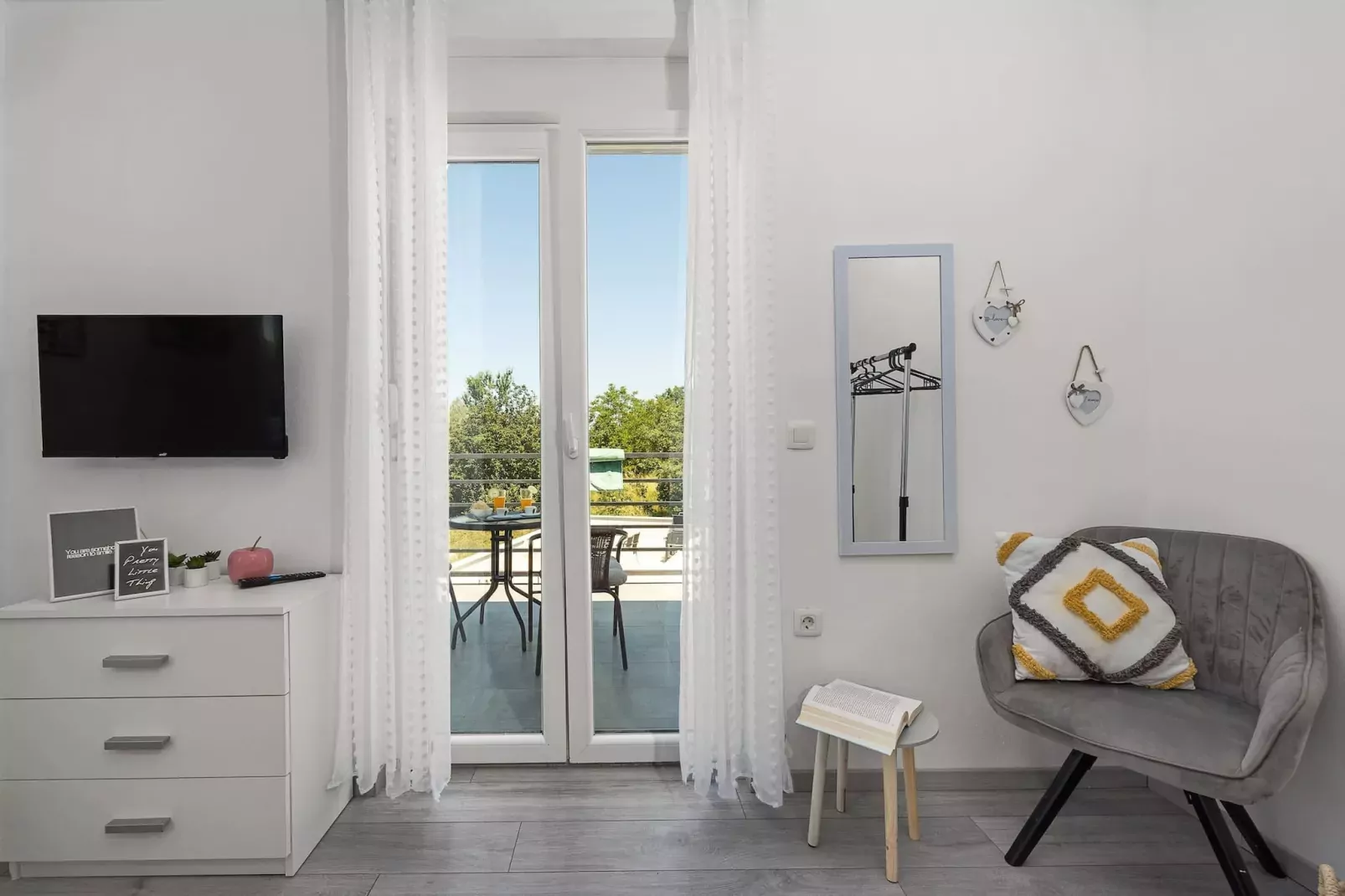 Villa Jakov with Private Pool-Slaapkamer