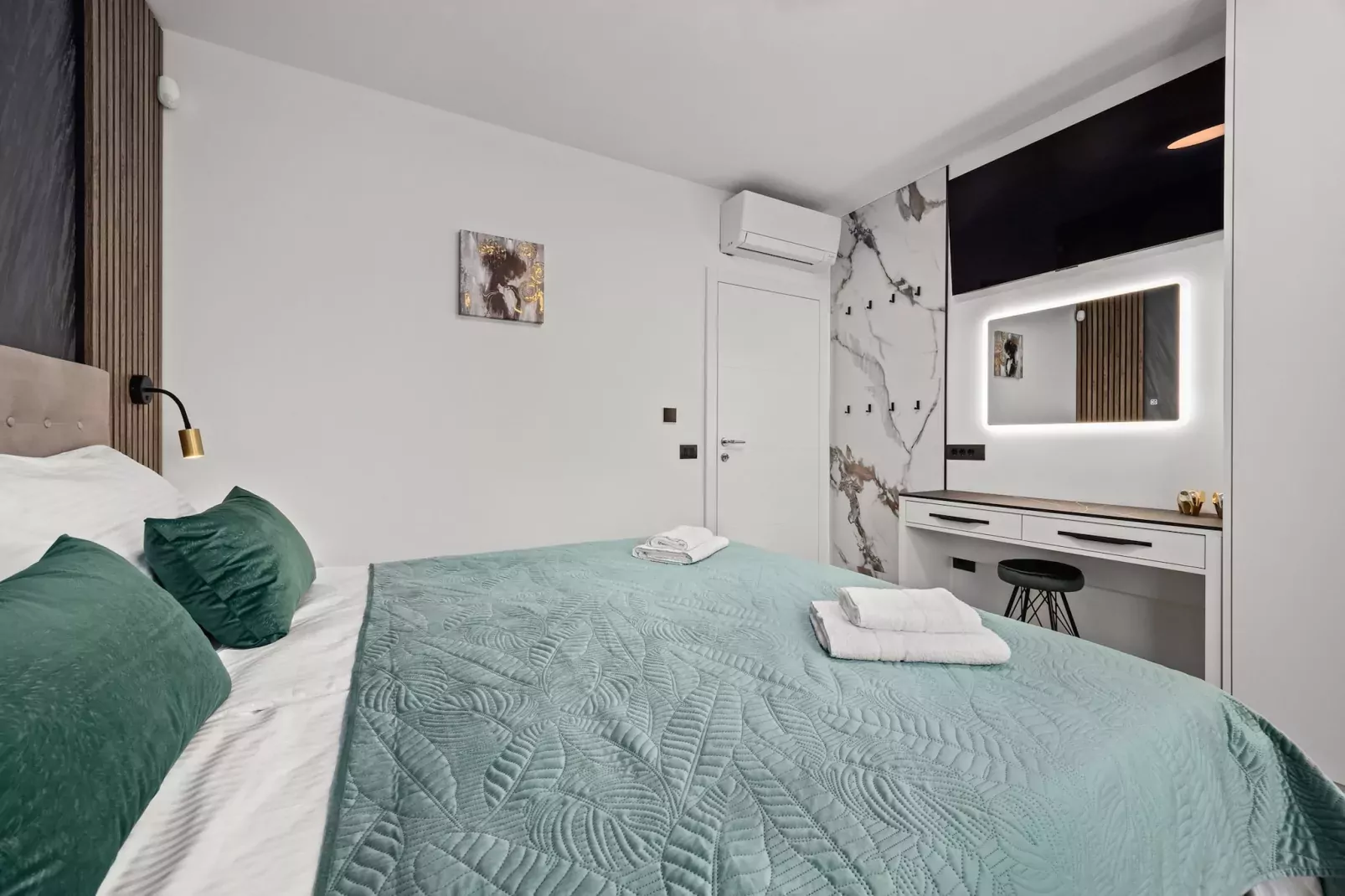 Villa Antares - Luxurious Vacation Oasis-Slaapkamer