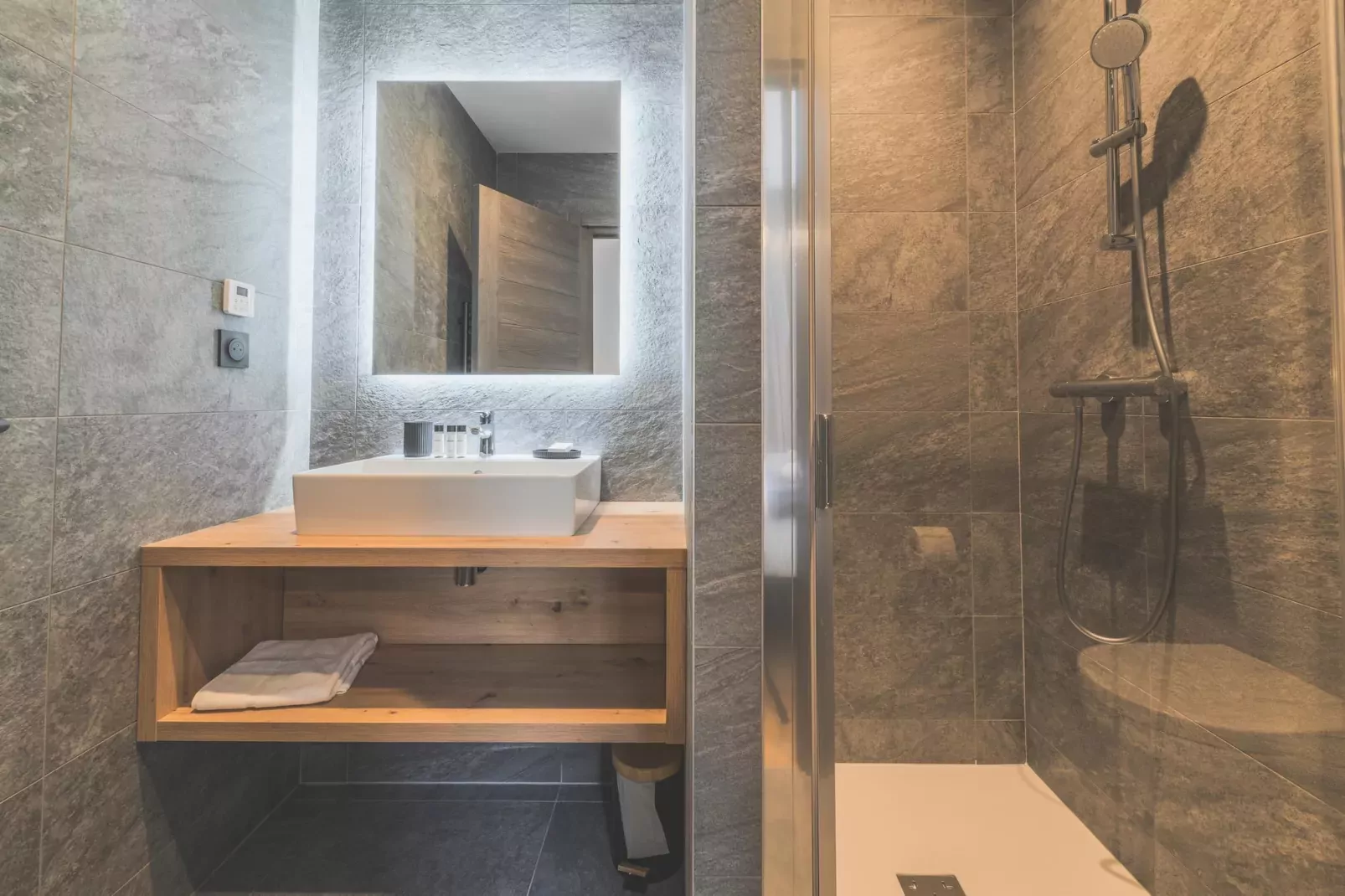 Résidence PLAN PEISEY Le Quartz -A48S-Badkamer
