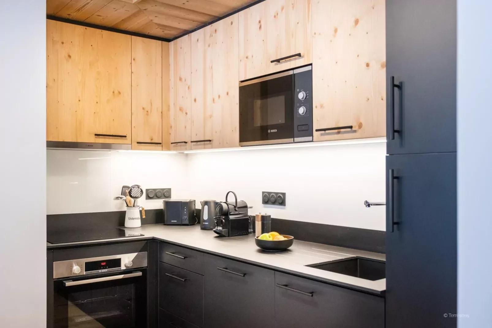 CHAPELLE DABONDANCE Le Flocon Blanc A48S-Keuken