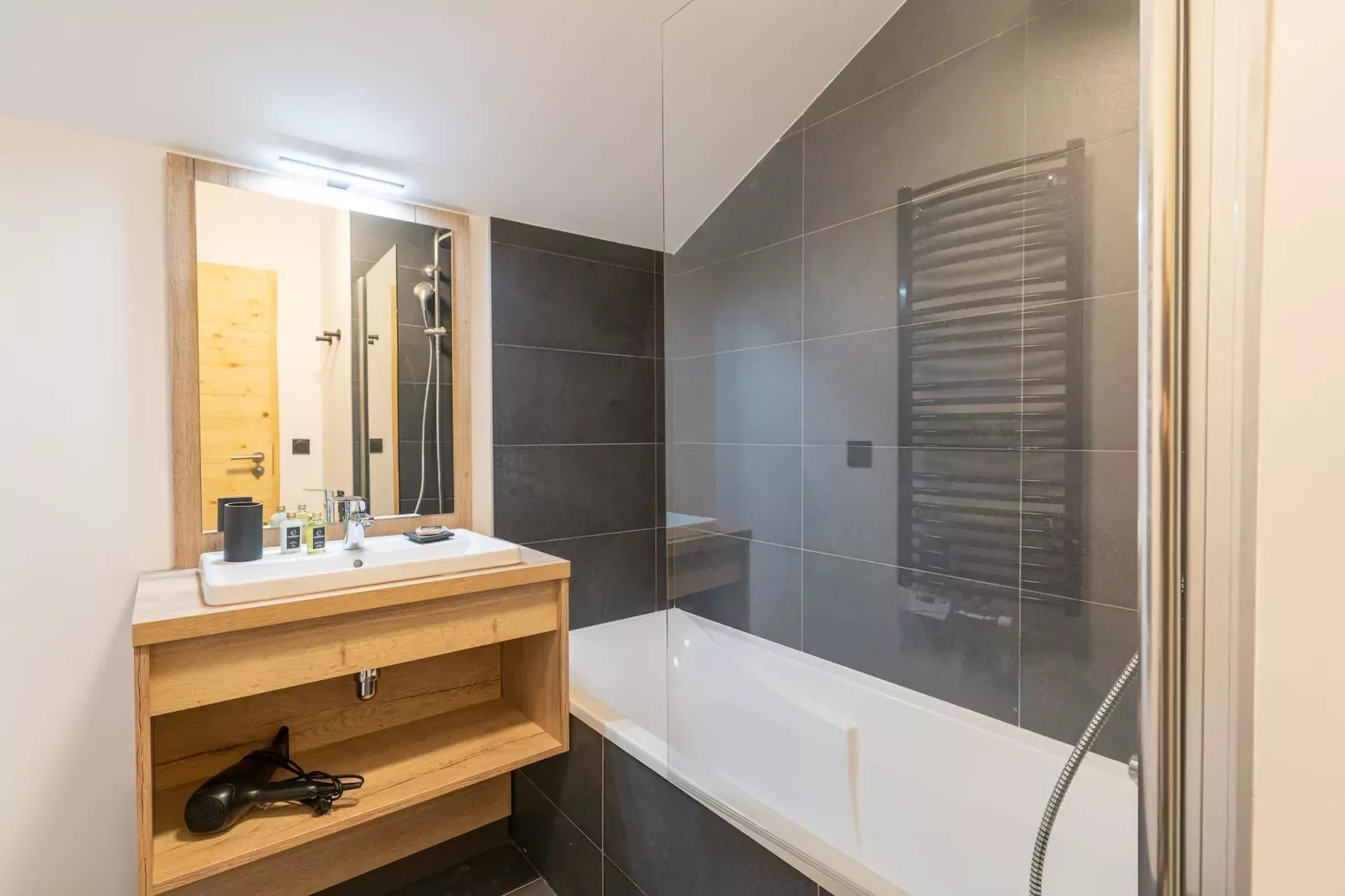 COMBLOUX Les Roches Blanches A48P-Badkamer
