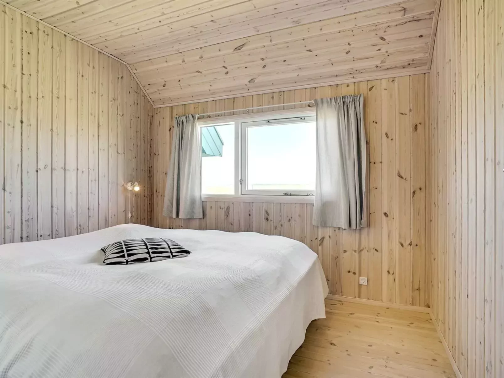"Tilje" - 80m from the sea-Binnen