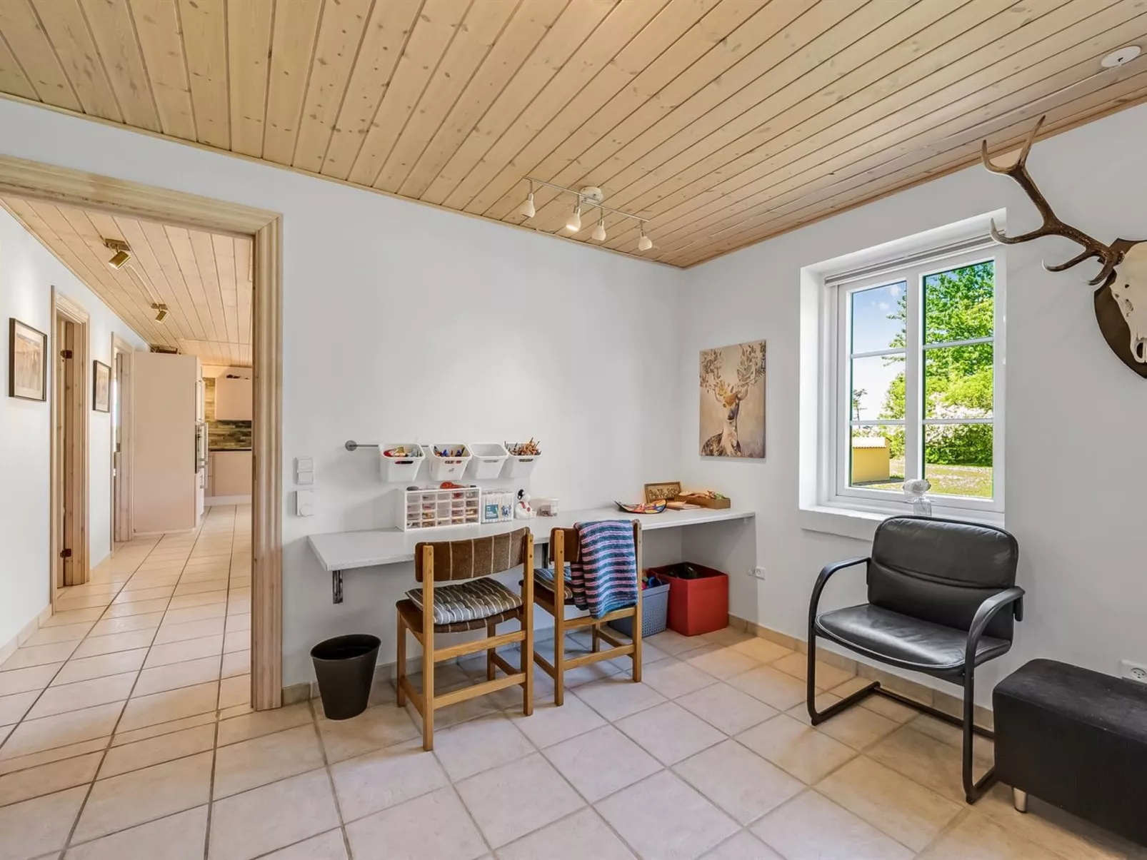 "Quirina" - 6km from the sea-Binnen