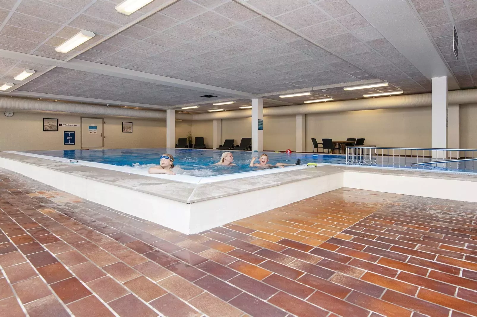 2 rooms-Niet-getagd