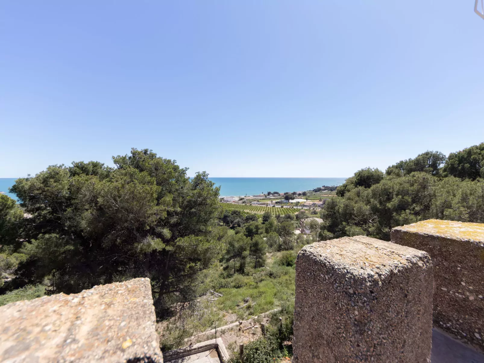 Torre Morralla-Buiten