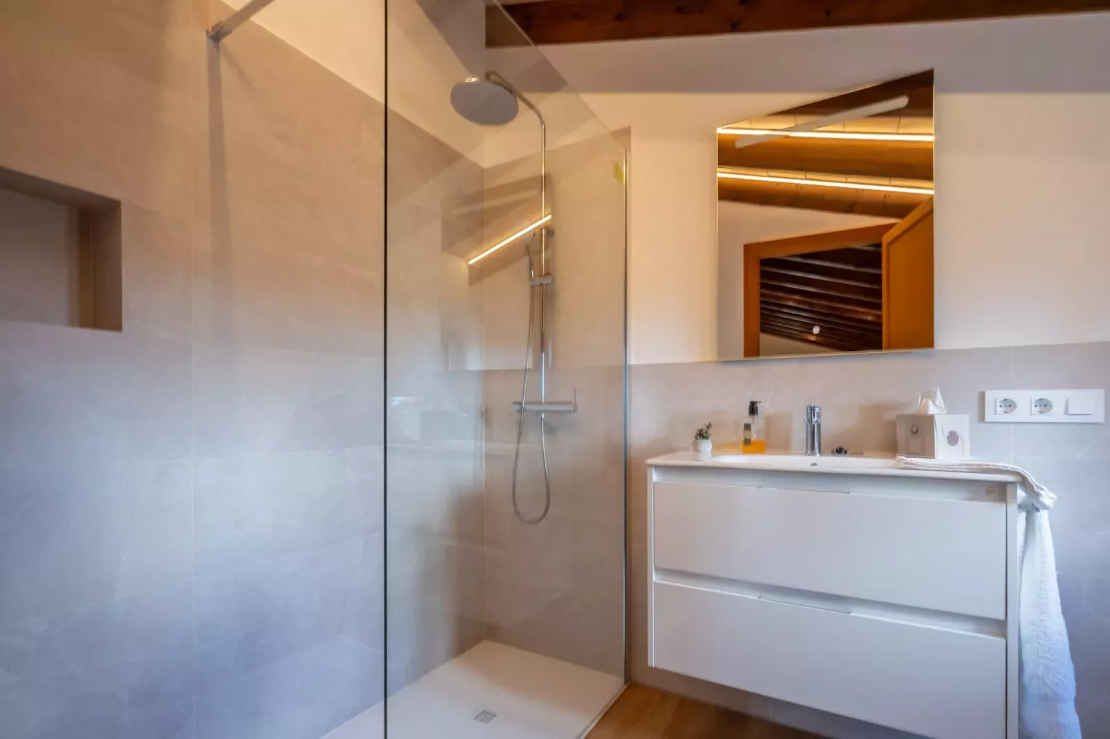 LeXiclati, Finca 5StarsHome Mallorca-Badkamer