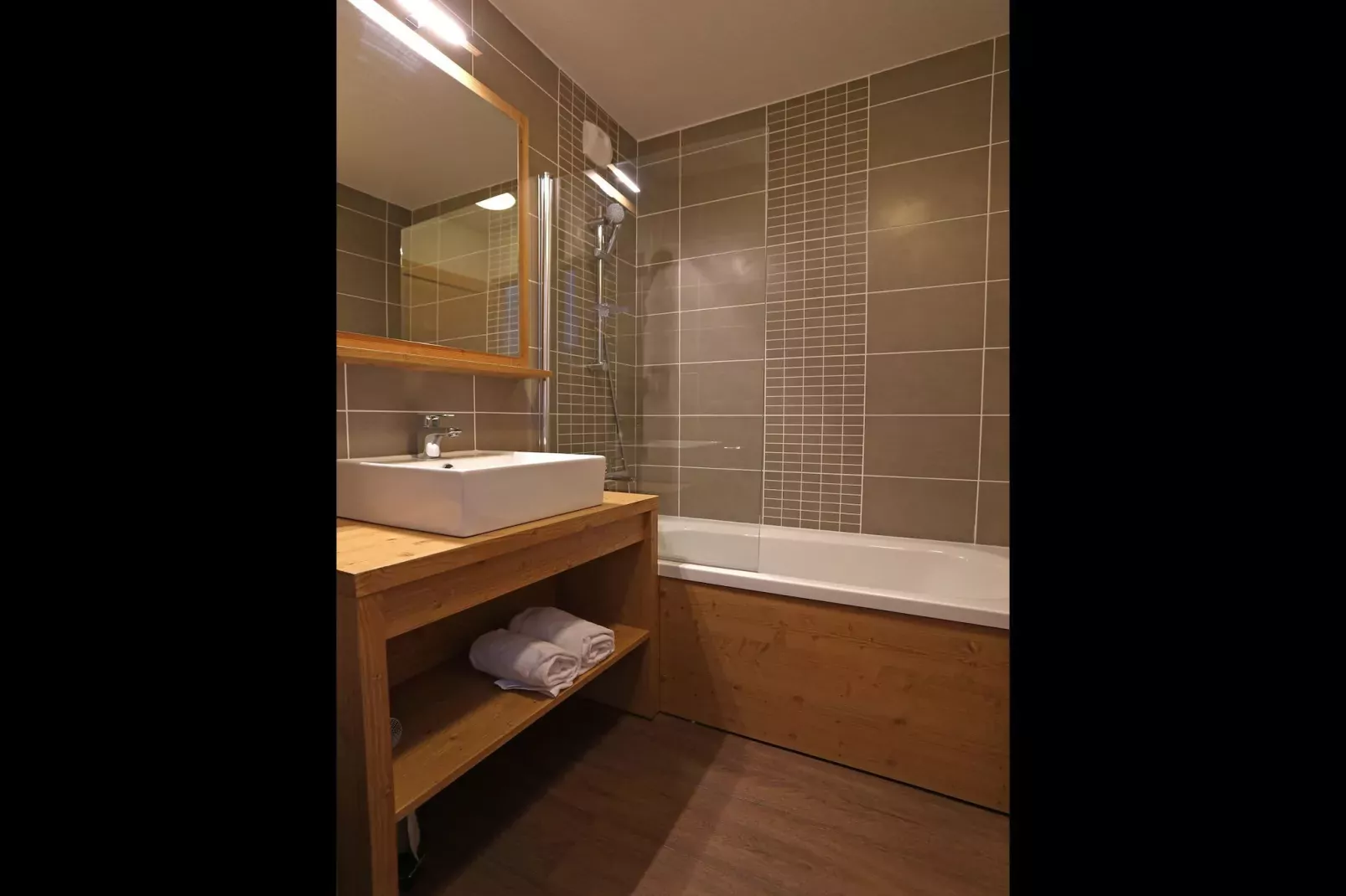 LES MENUIRES_S8V-Badkamer