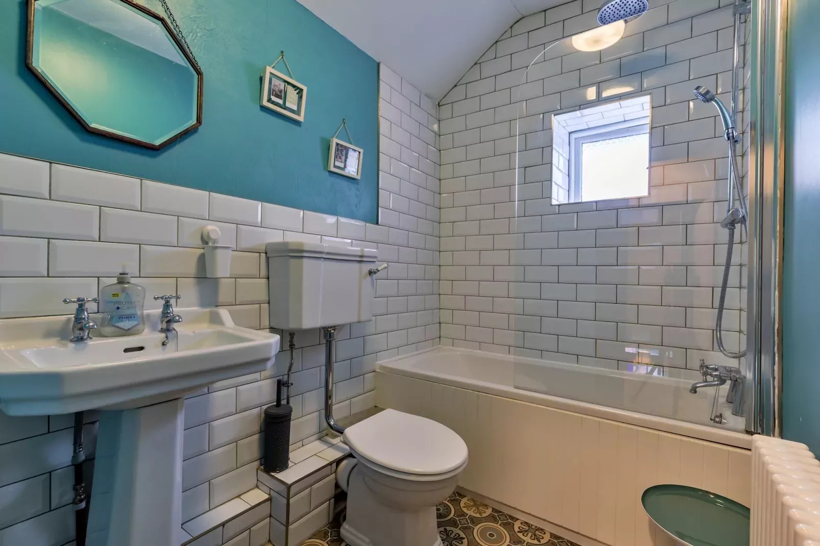 Spring Cottage-Badkamer