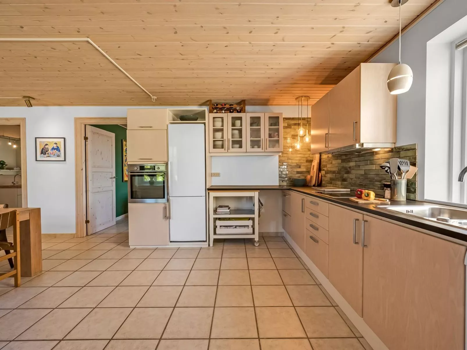 "Quirina" - 6km from the sea-Binnen