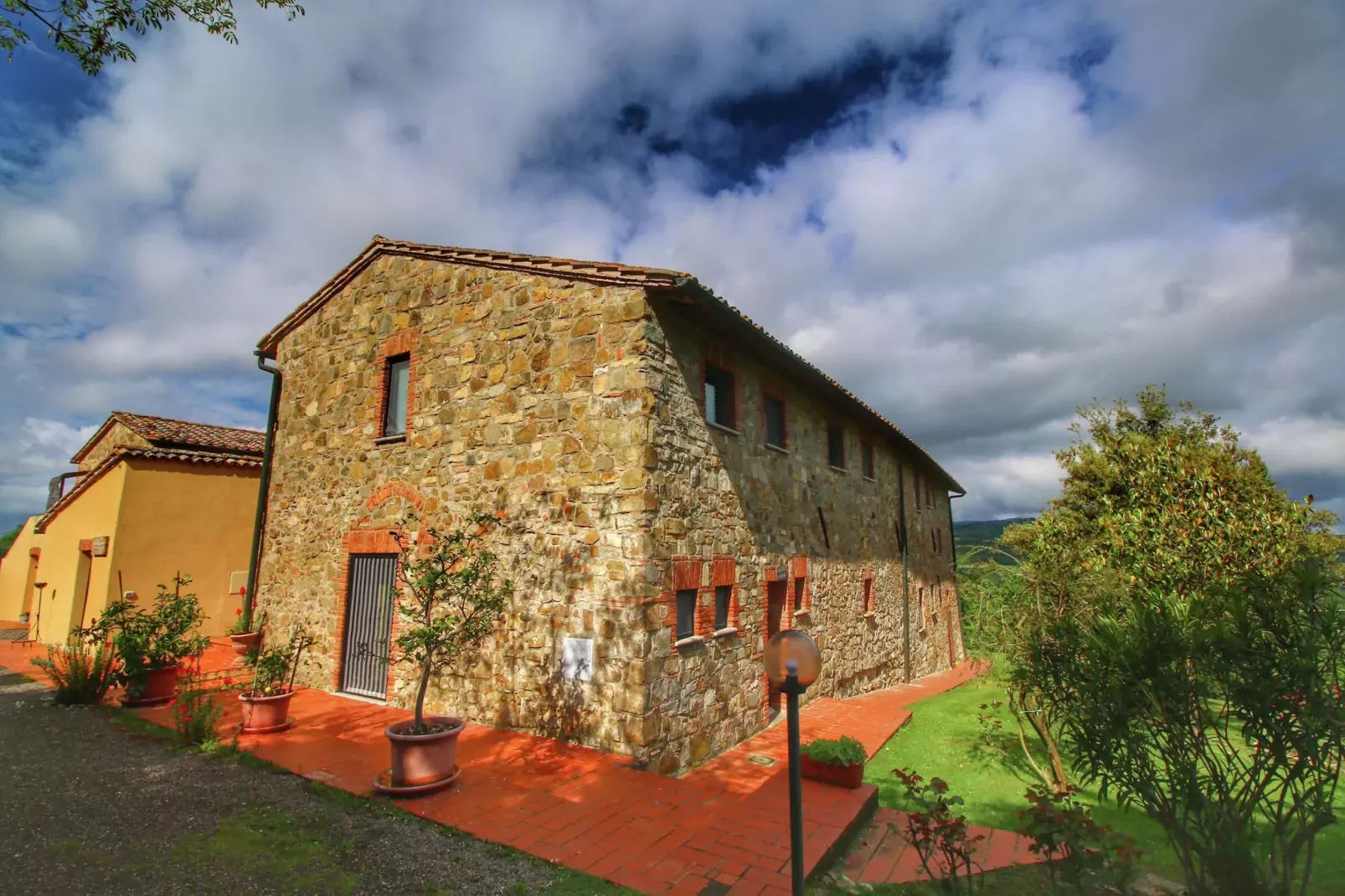 Casa Ligustro-Buitenkant zomer