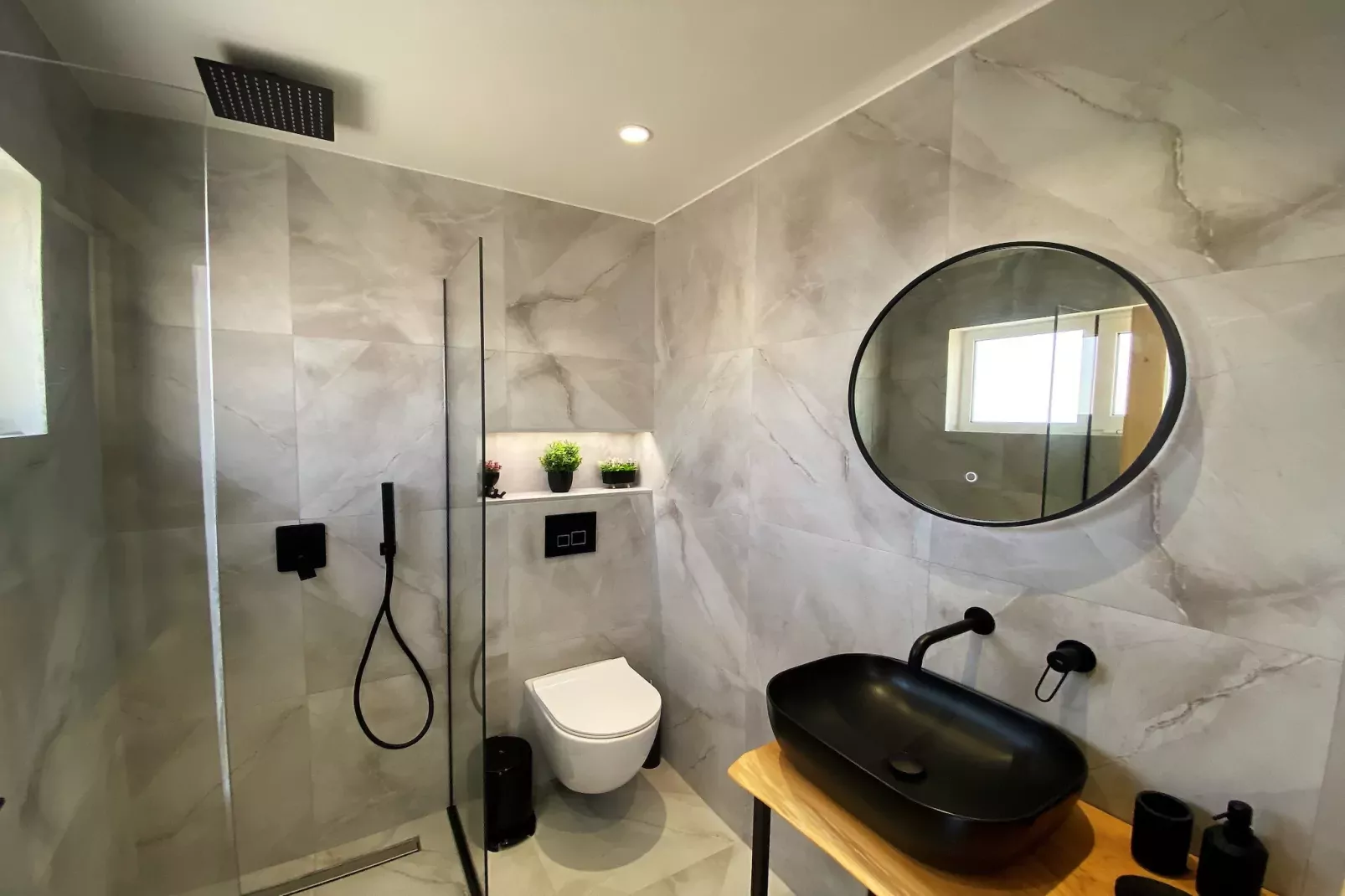 Ionias Seaside-Badkamer