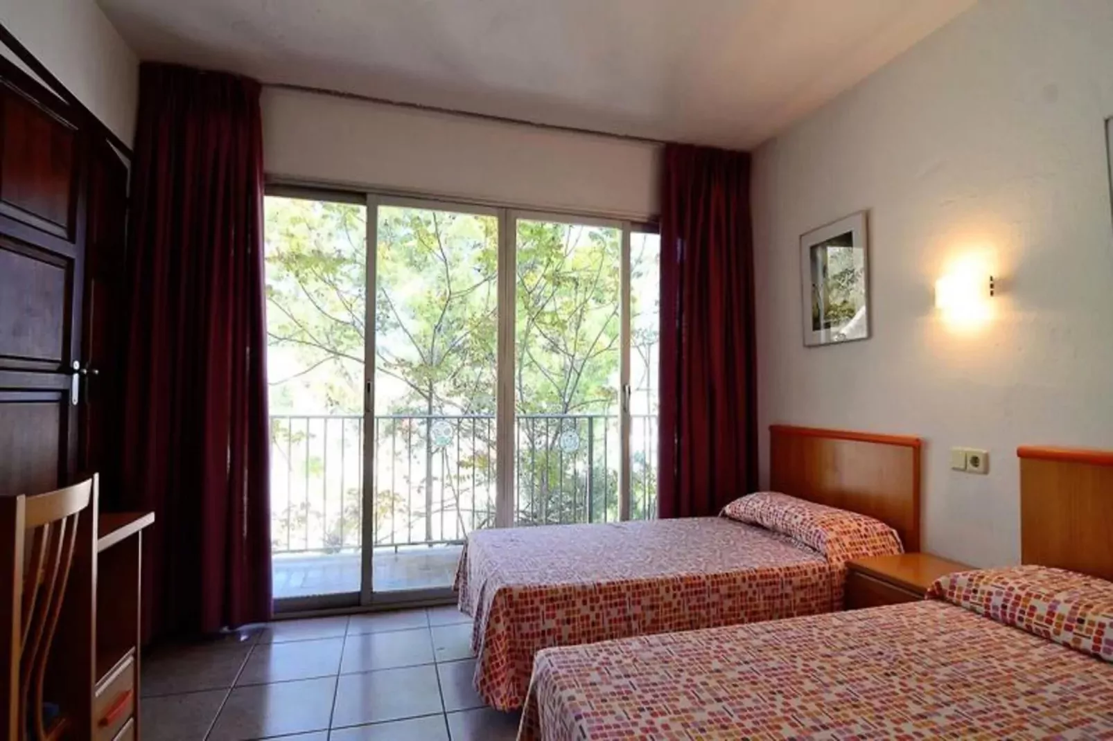 Appartements à L'Estartit-Buitenkant zomer