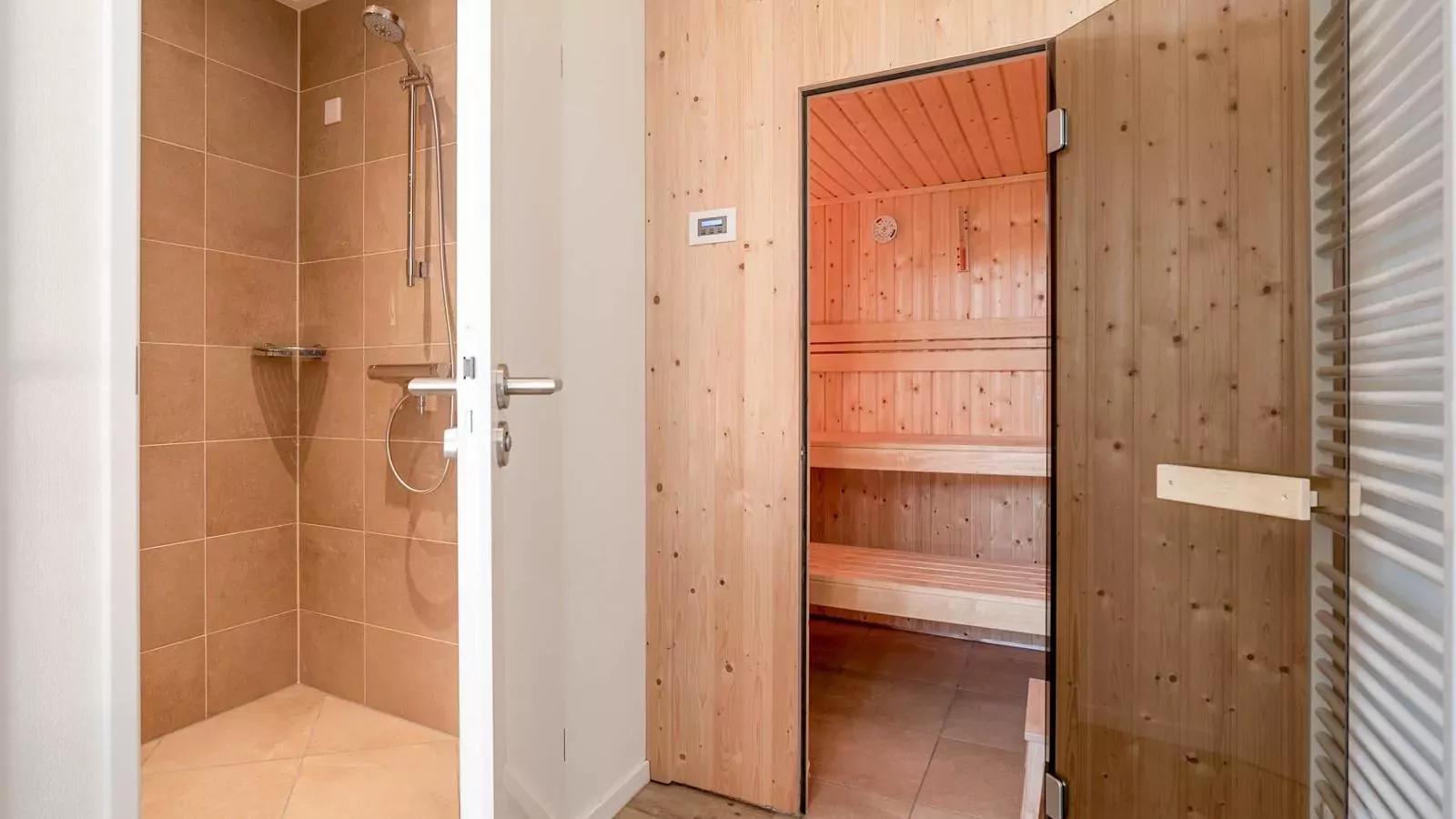 Huis nummer 37-Badkamer