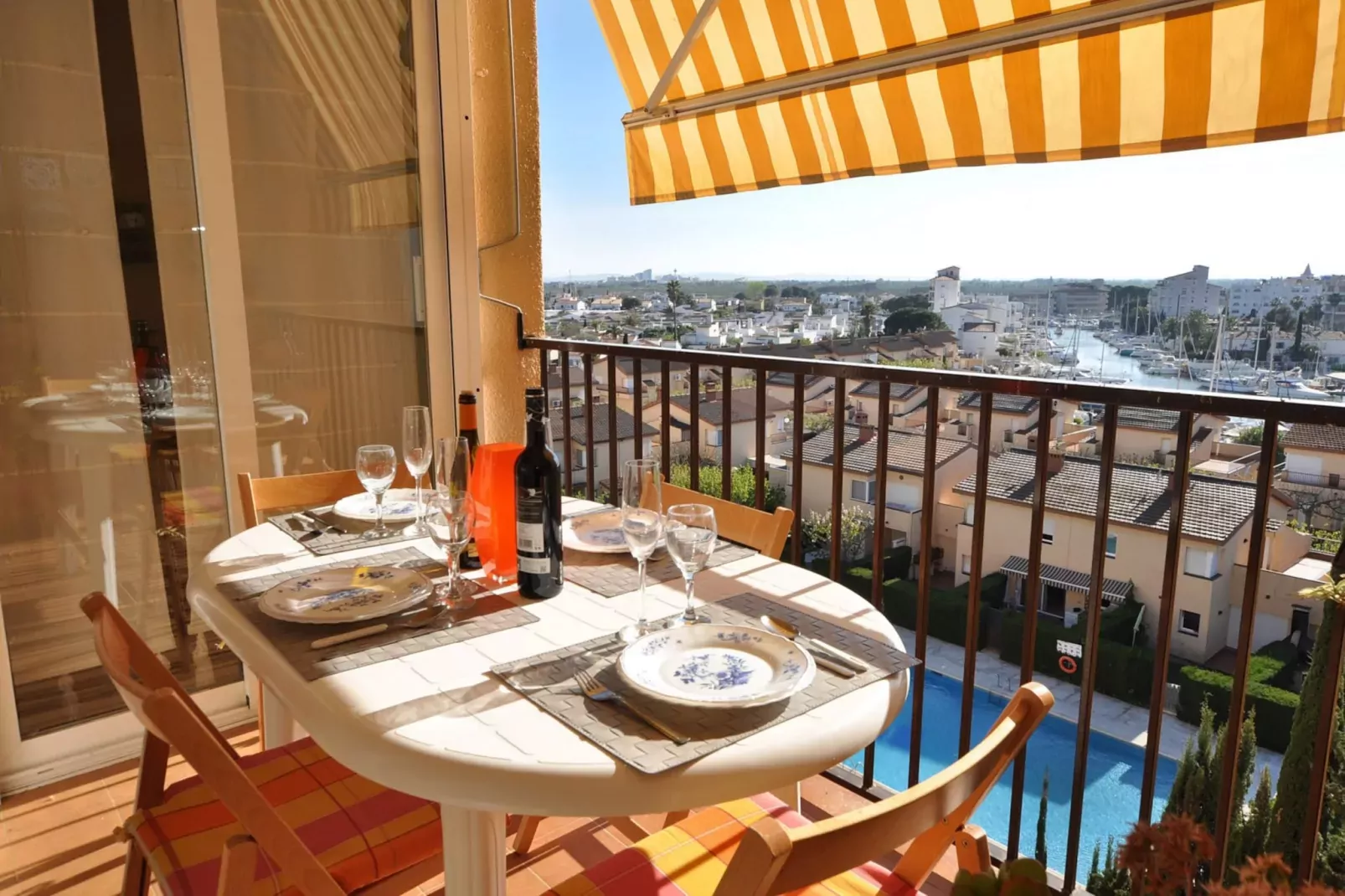 1049 MEDITERRANI vista Piscina-Terras