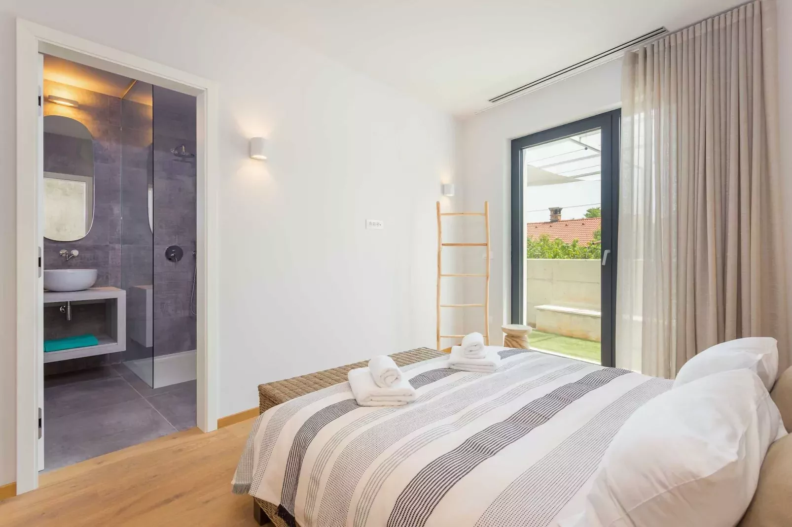 Villa Olala - Private Pool, Jacuzzi, Terrace with-Slaapkamer