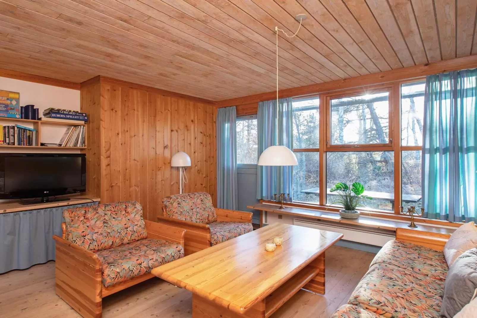 3 room, close to the sea/dike-Binnen