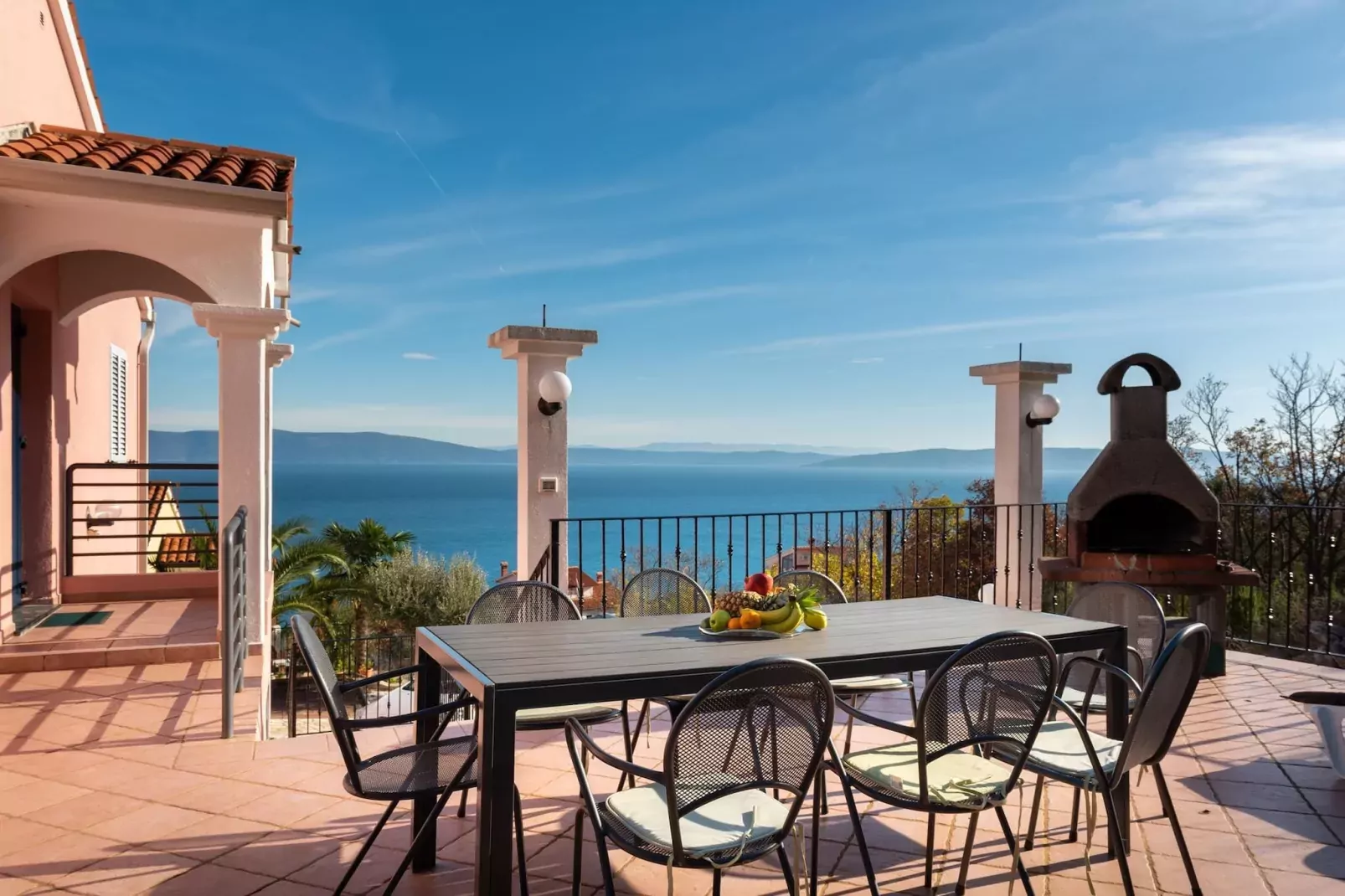 Holiday Home Alis with Sea View-Terras