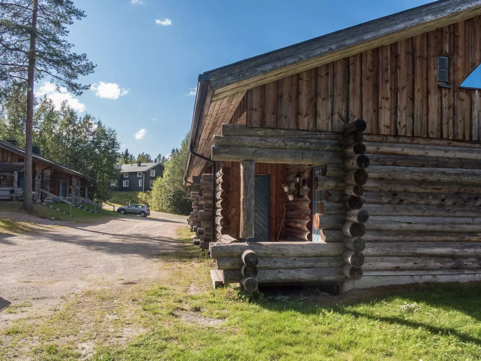 Vuokatinportti a4-Buiten