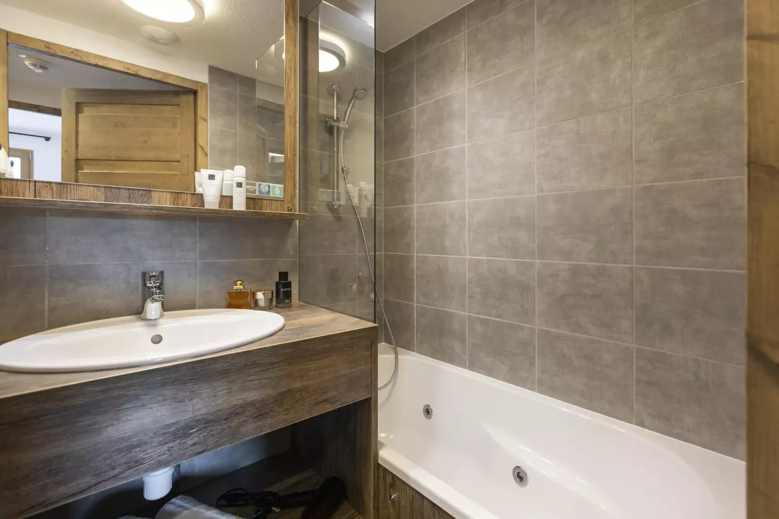 LES DEUX ALPES_S4-Badkamer