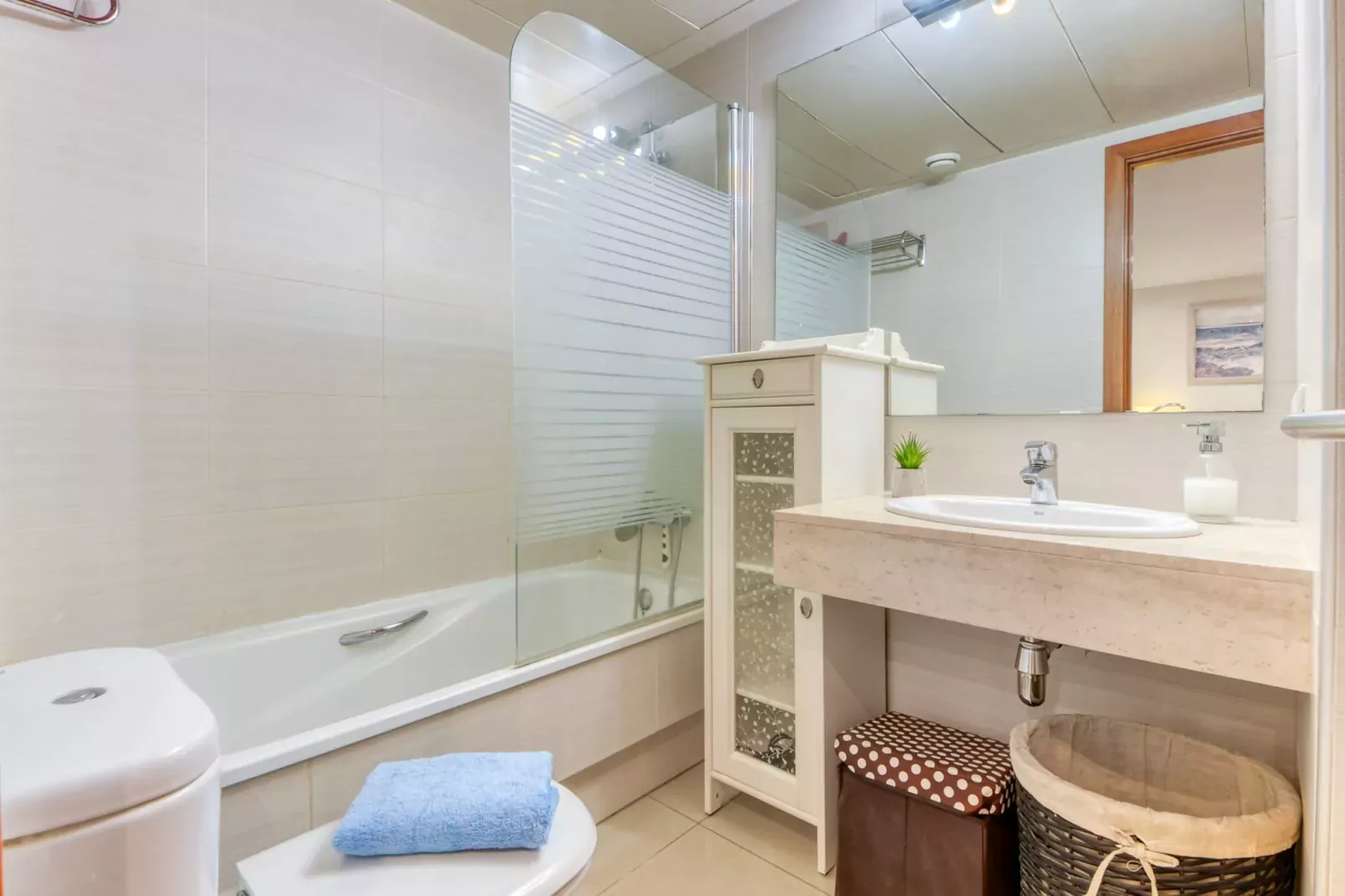 MILENI 2 4 Bjs 2 Roses-Badkamer